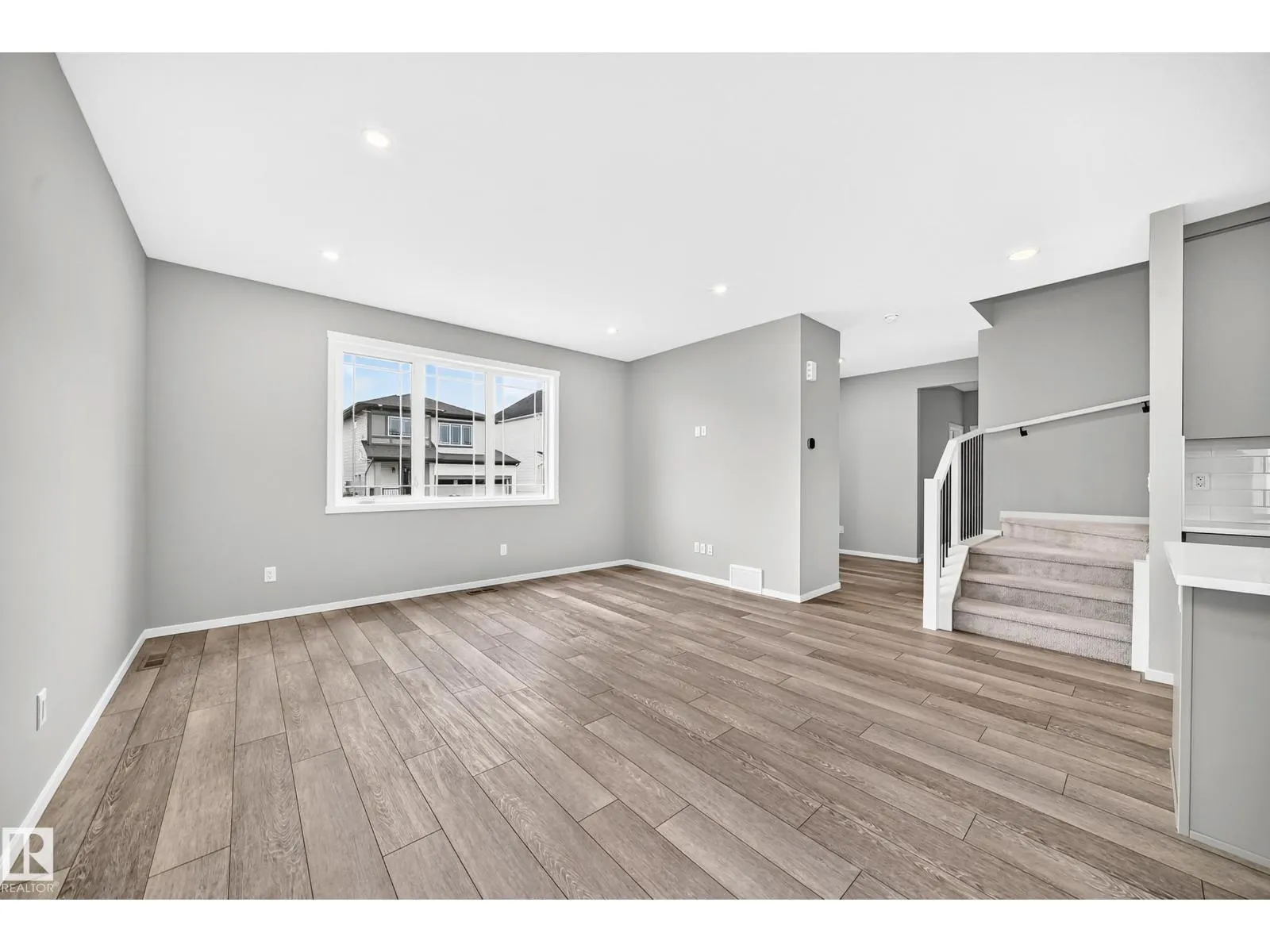 20512 15 AV NW