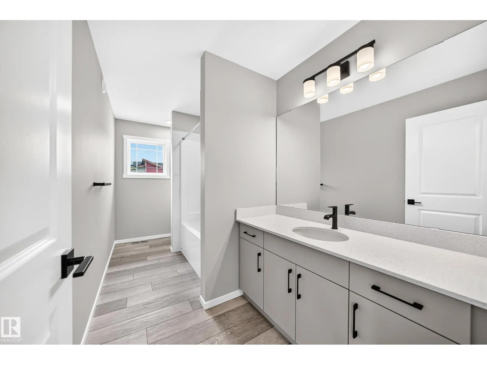 20512 15 AV NW