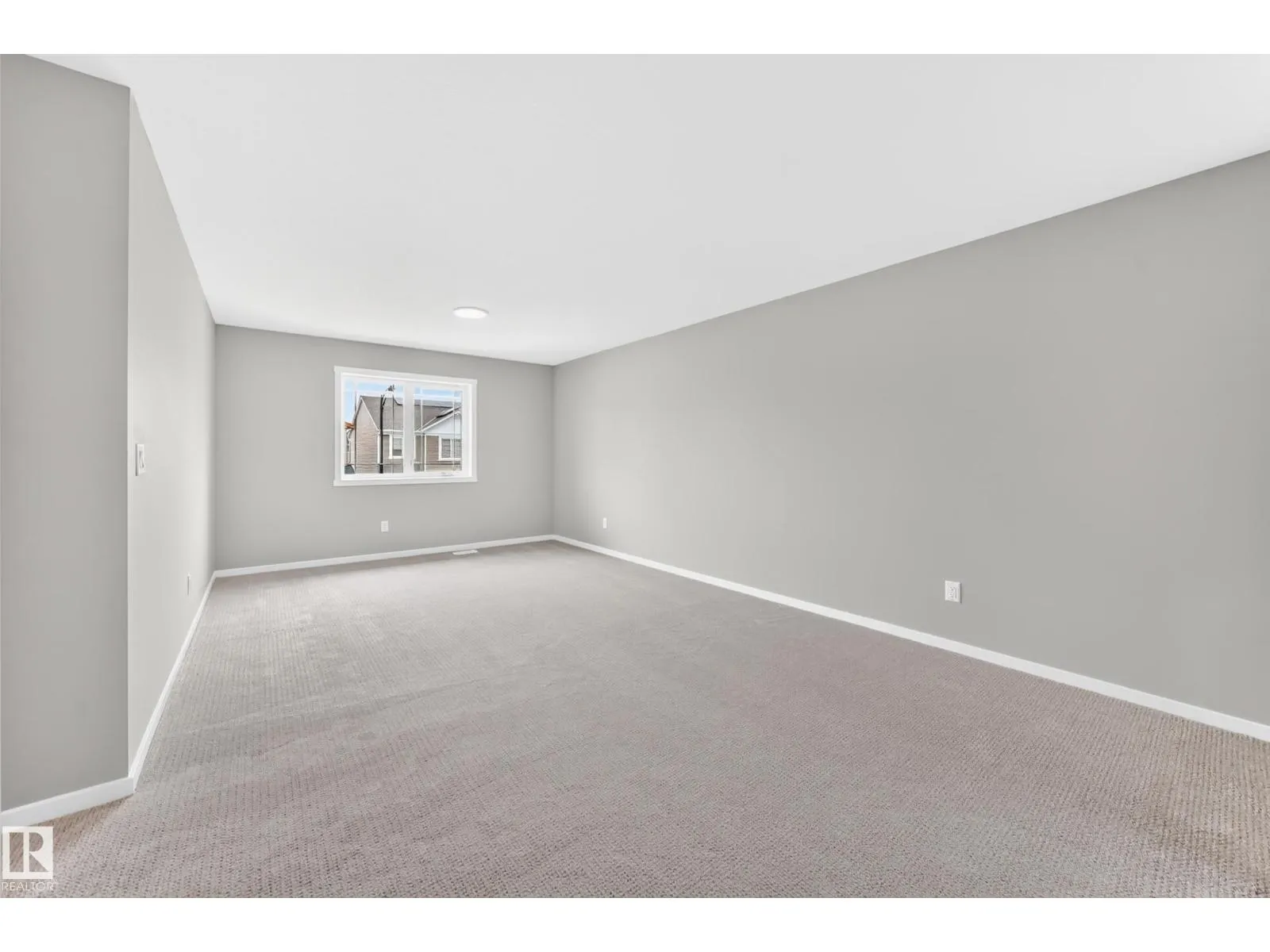 20512 15 AV NW