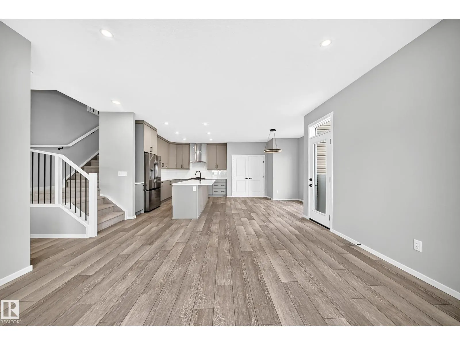 20512 15 AV NW