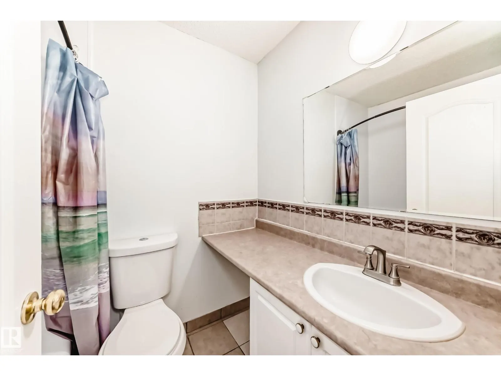 #18B 18305 89 AV NW