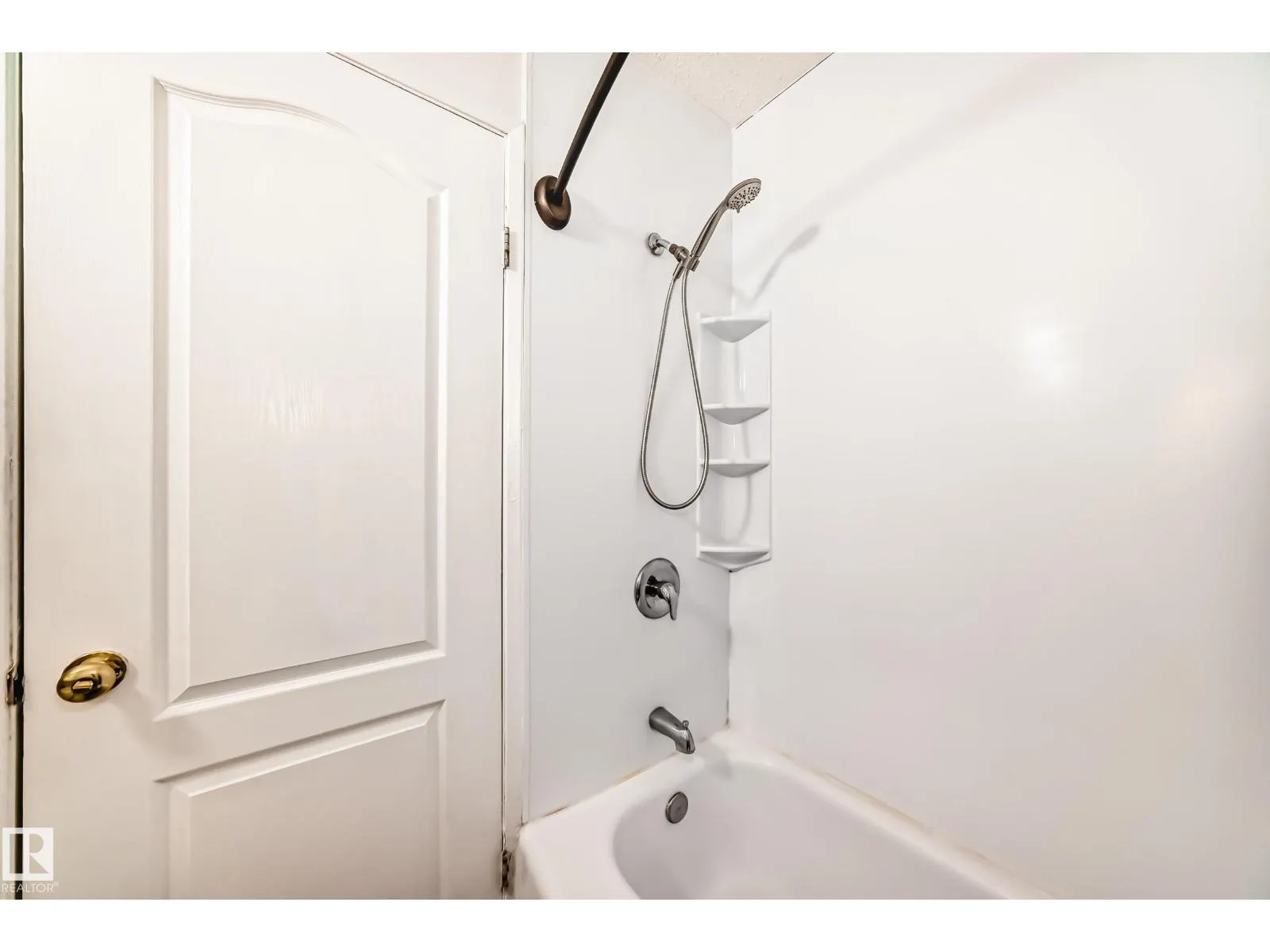 #18B 18305 89 AV NW