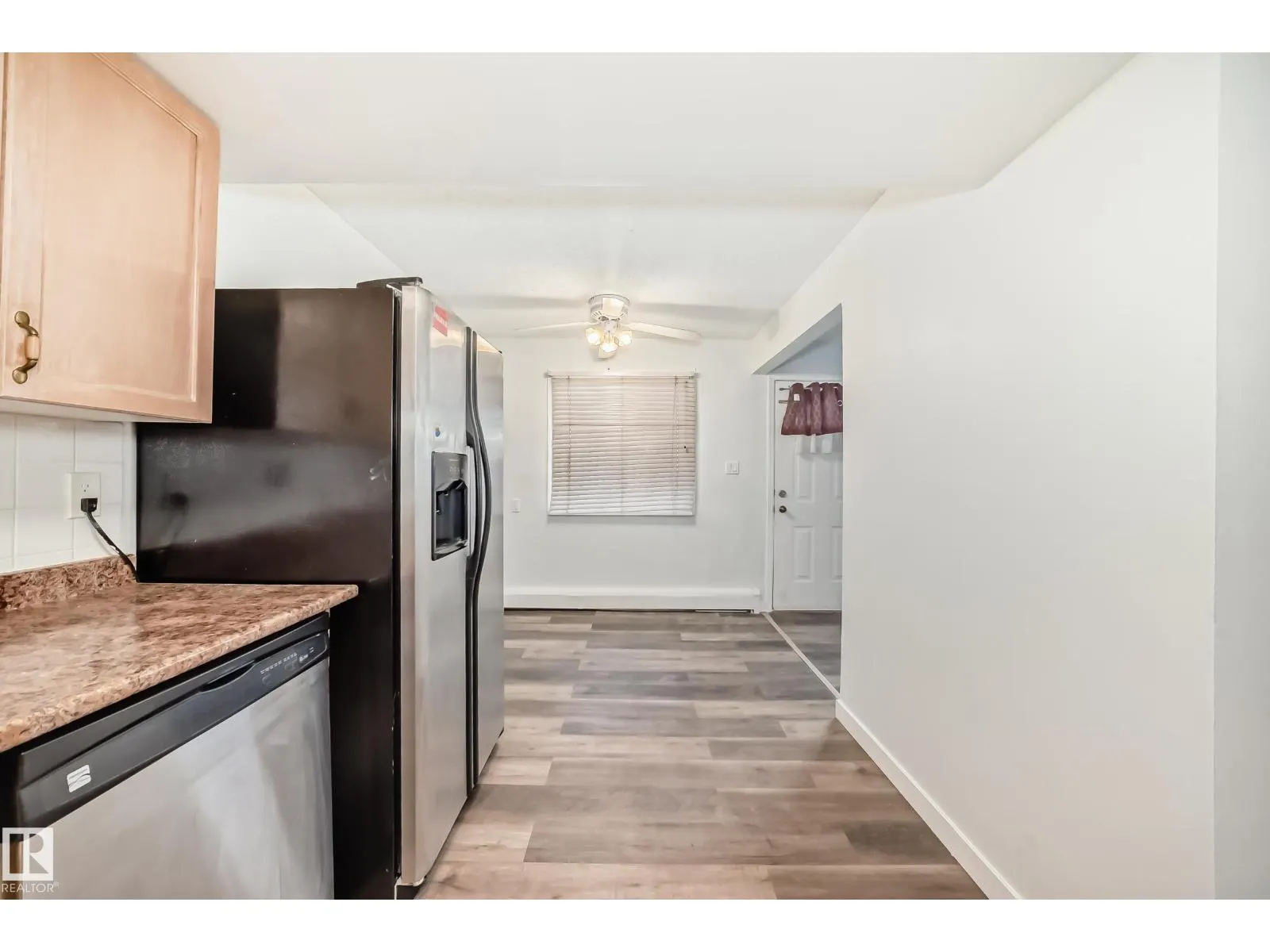 #18B 18305 89 AV NW