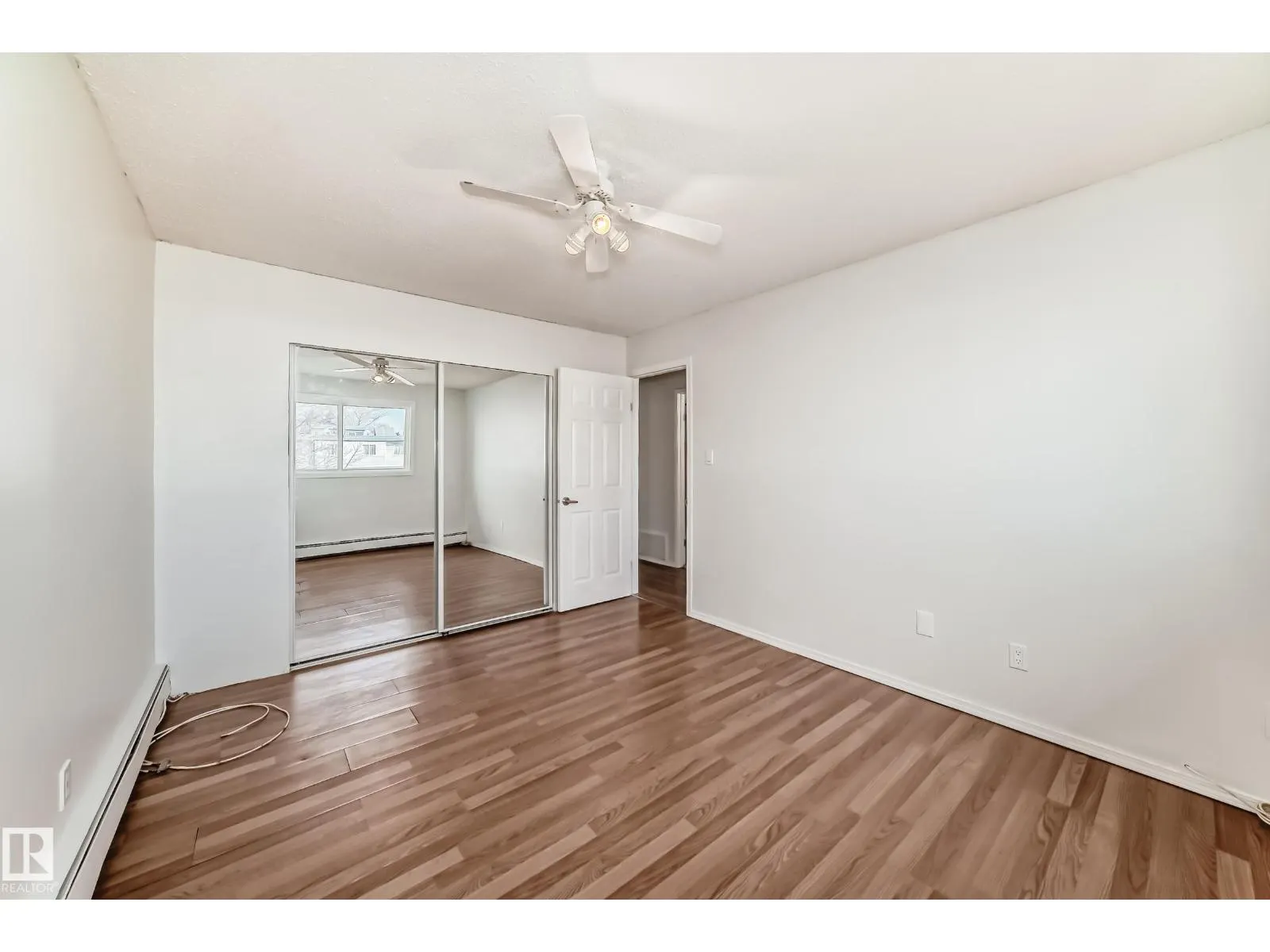 #18B 18305 89 AV NW