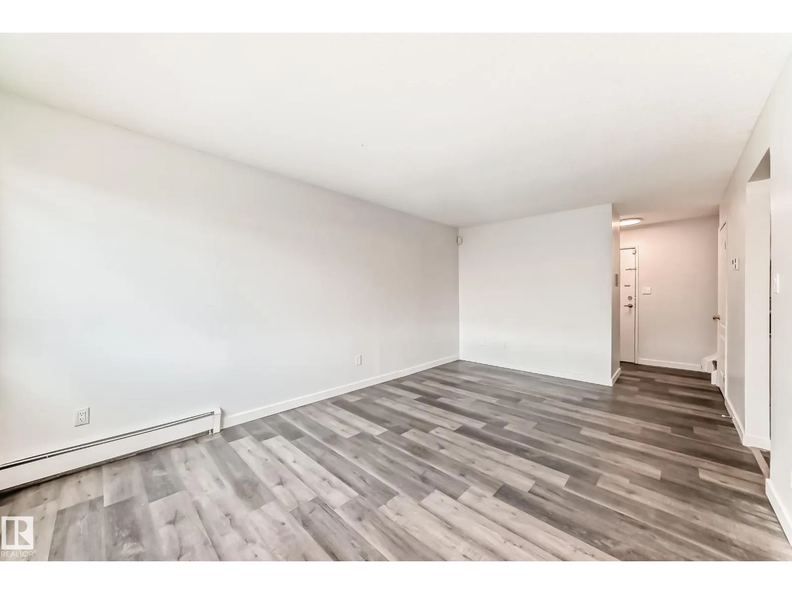 #18B 18305 89 AV NW