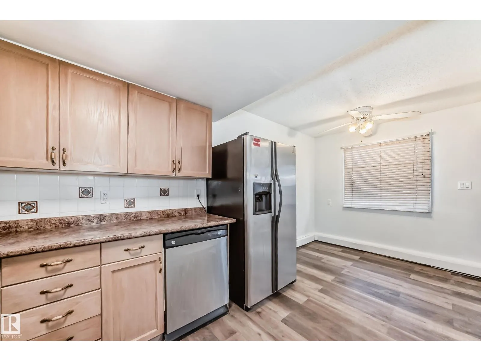 #18B 18305 89 AV NW