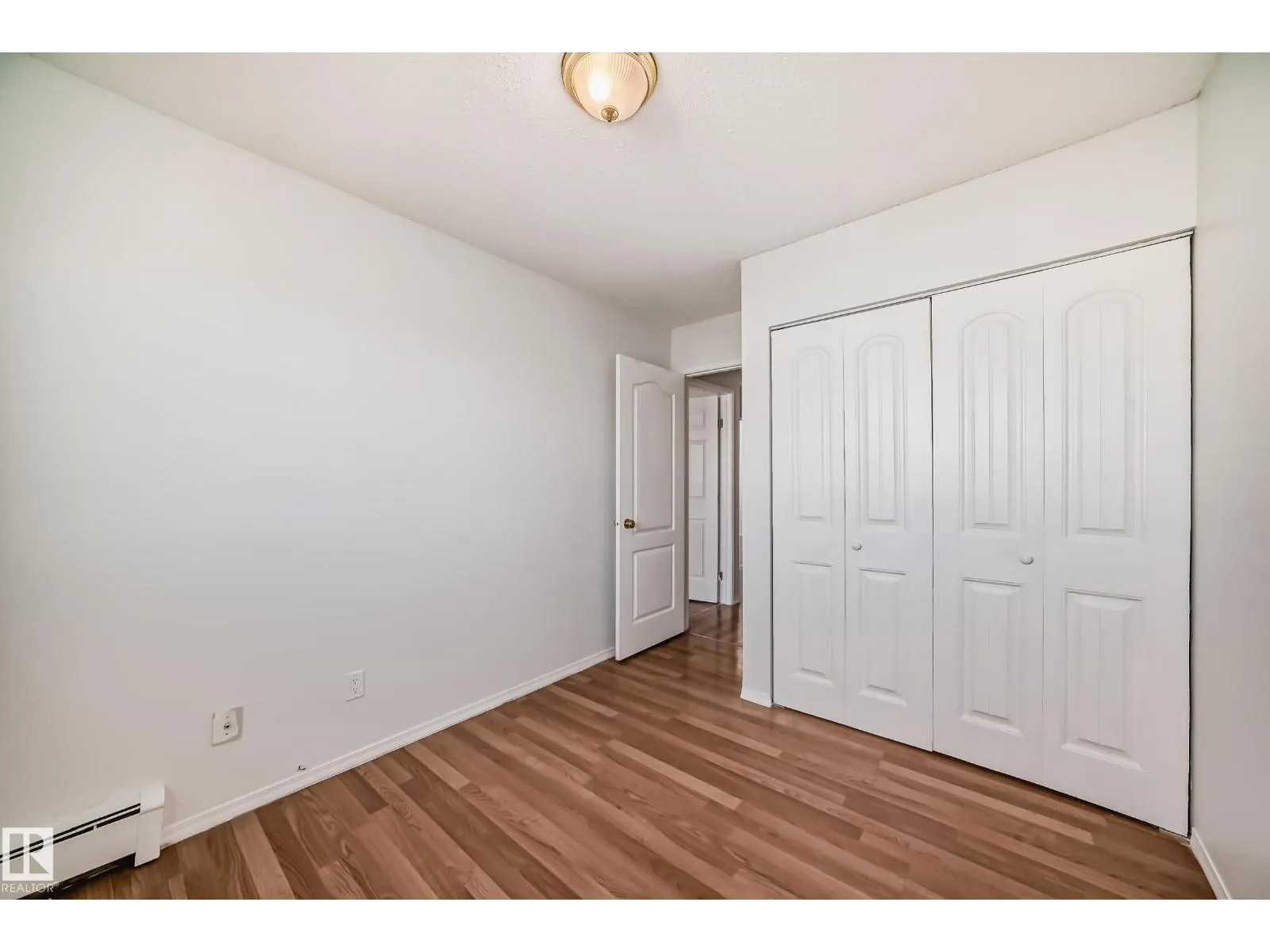 #18B 18305 89 AV NW