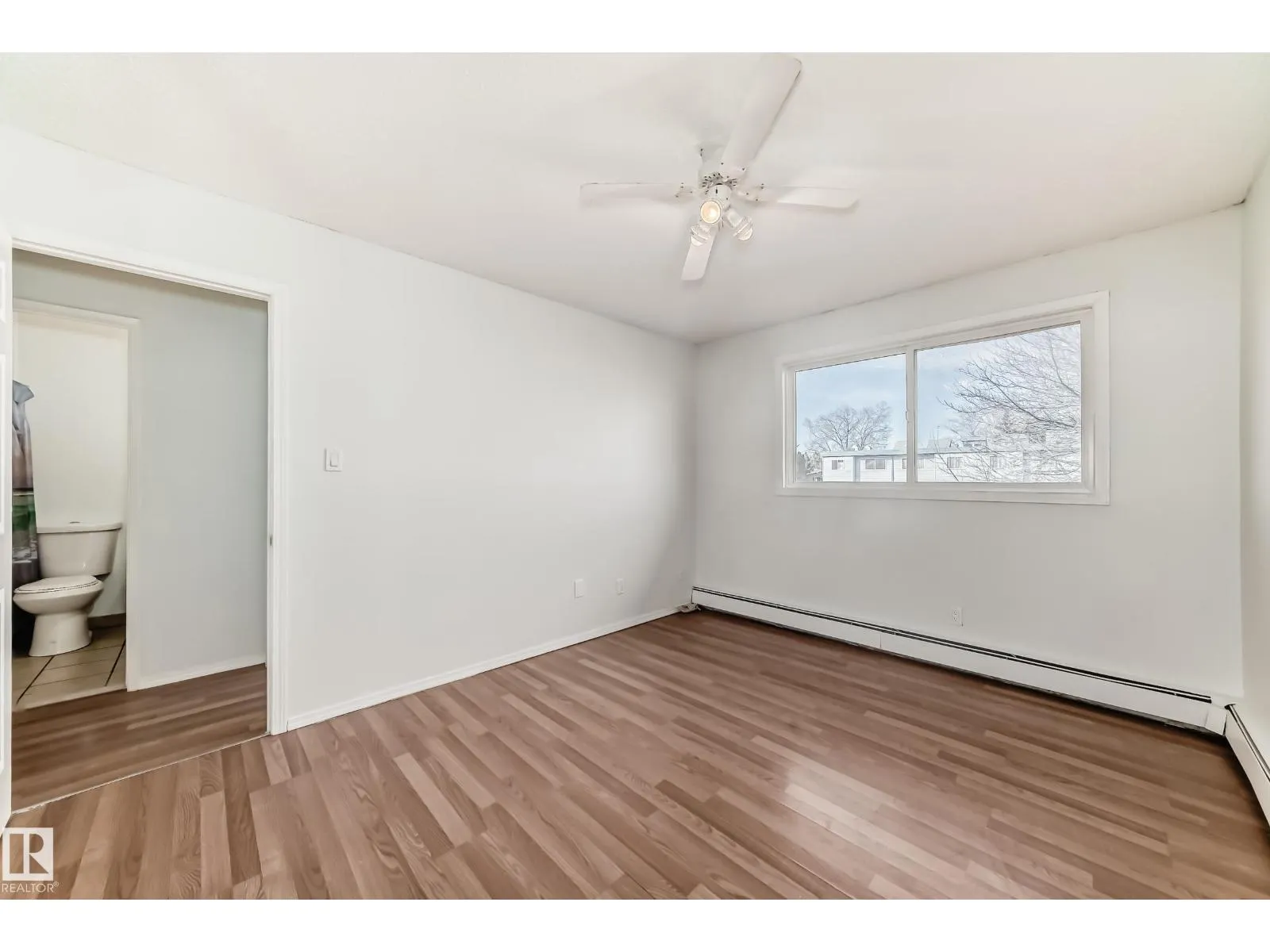 #18B 18305 89 AV NW