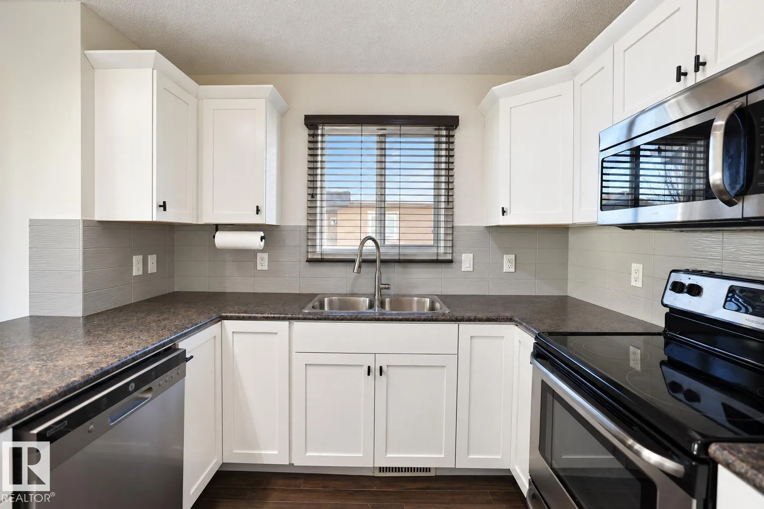 #40 8716 179 AV NW NW