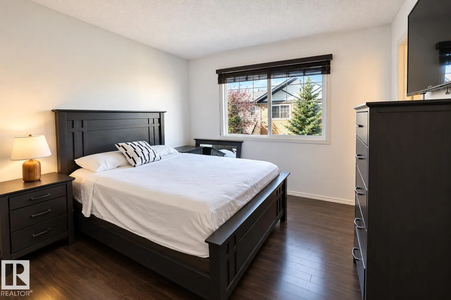 #40 8716 179 AV NW NW