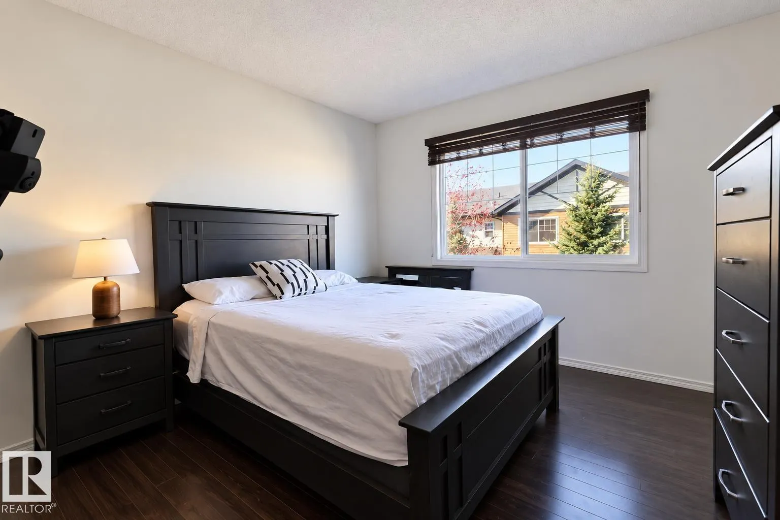 #40 8716 179 AV NW NW