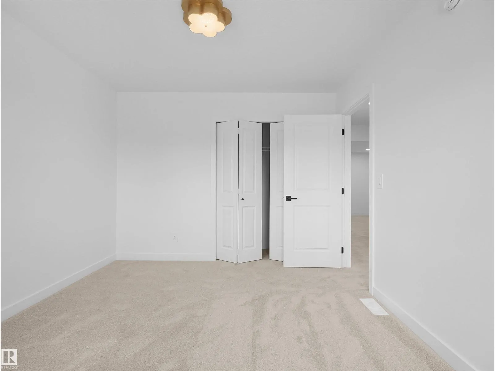 20727 40 AV NW