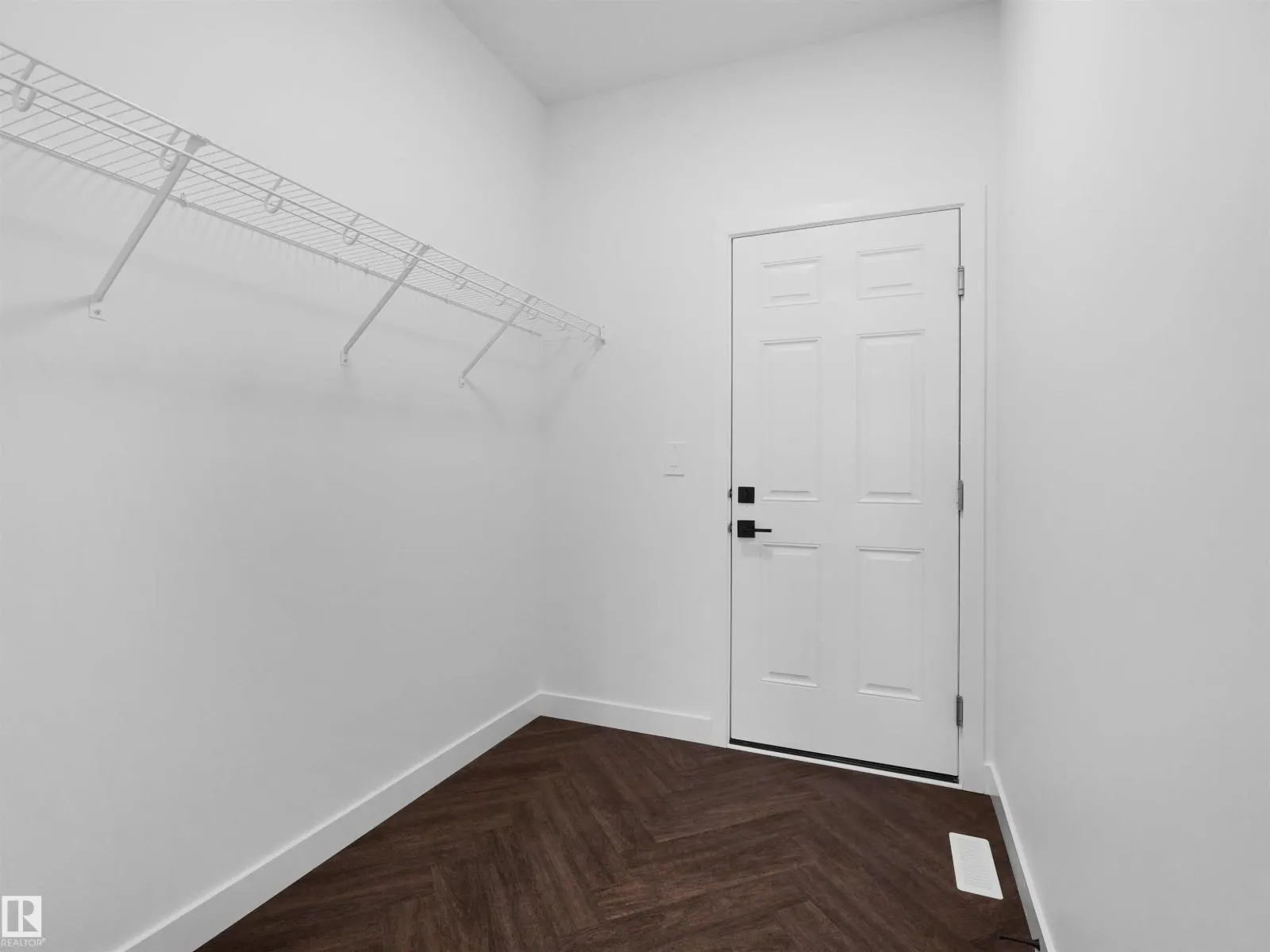 20727 40 AV NW