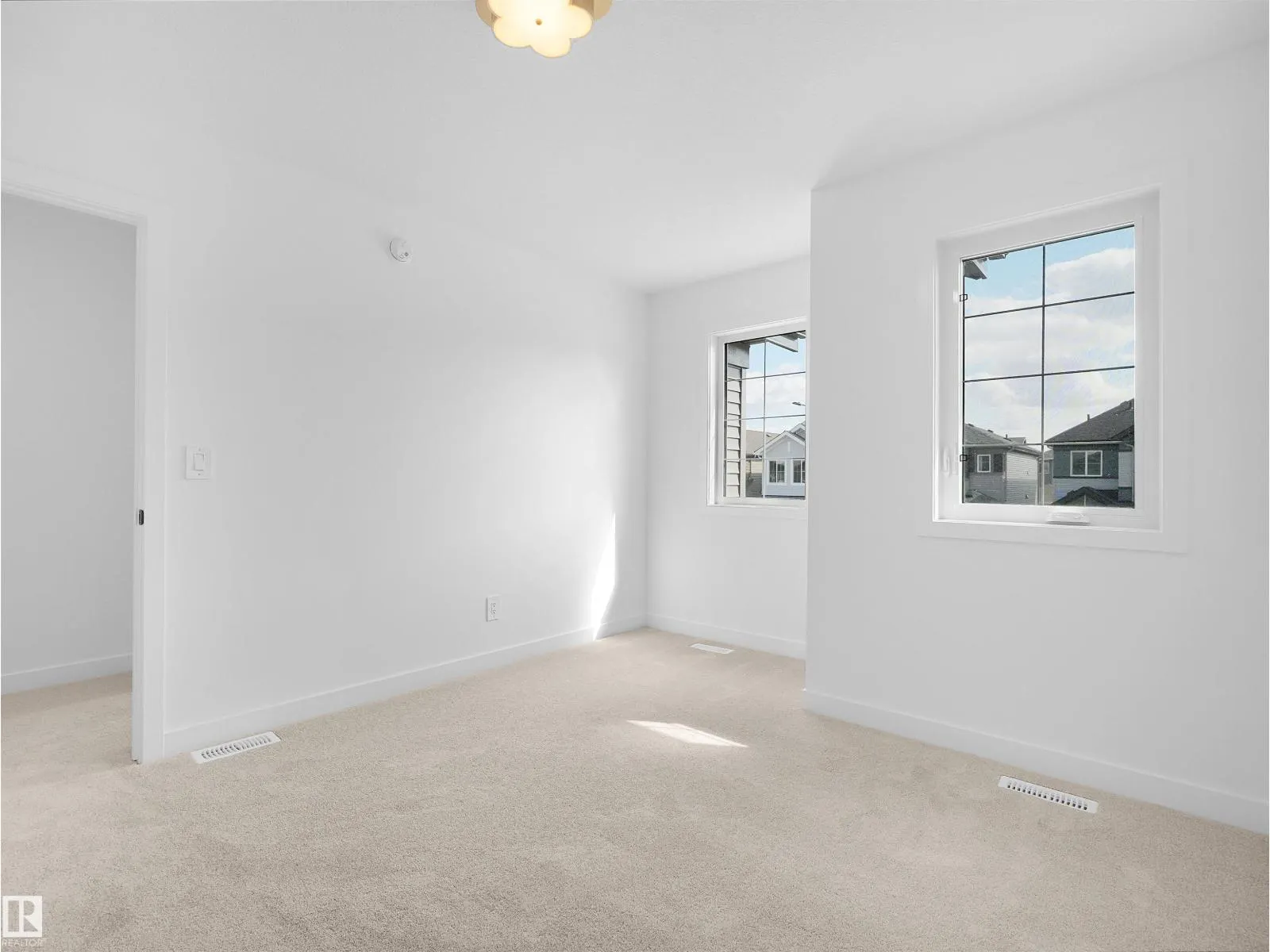 20727 40 AV NW