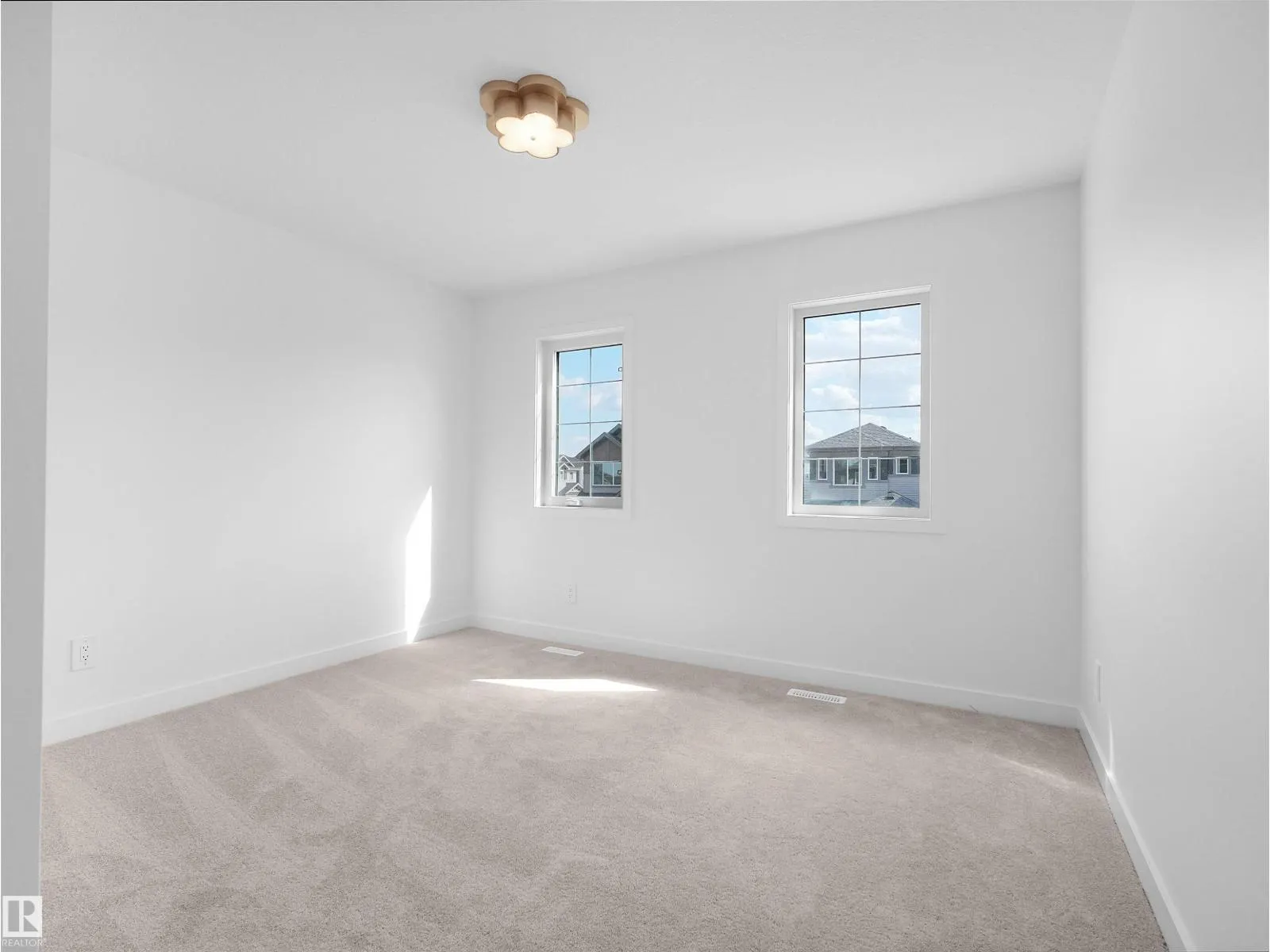 20727 40 AV NW