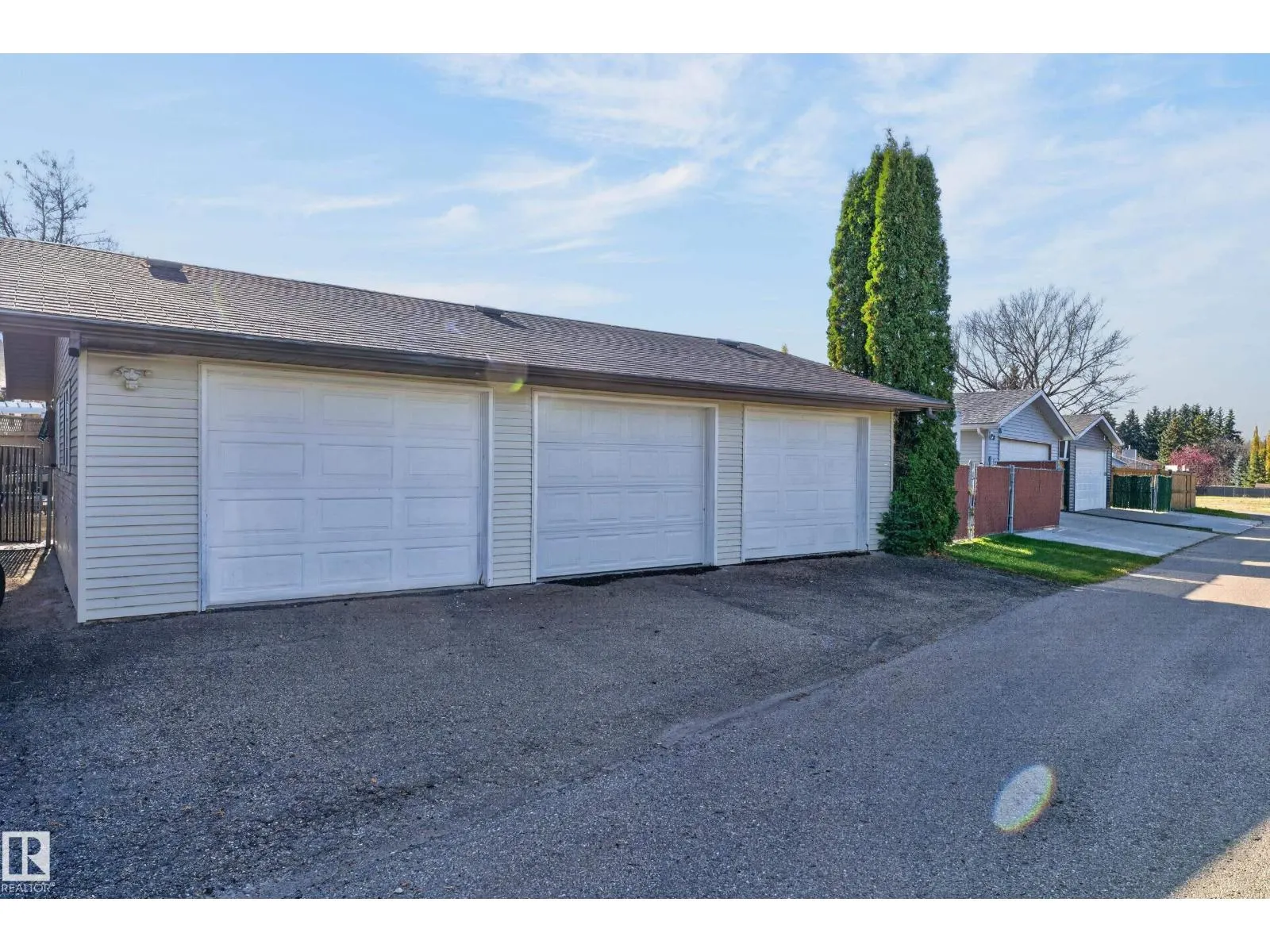 43 Westlake DR