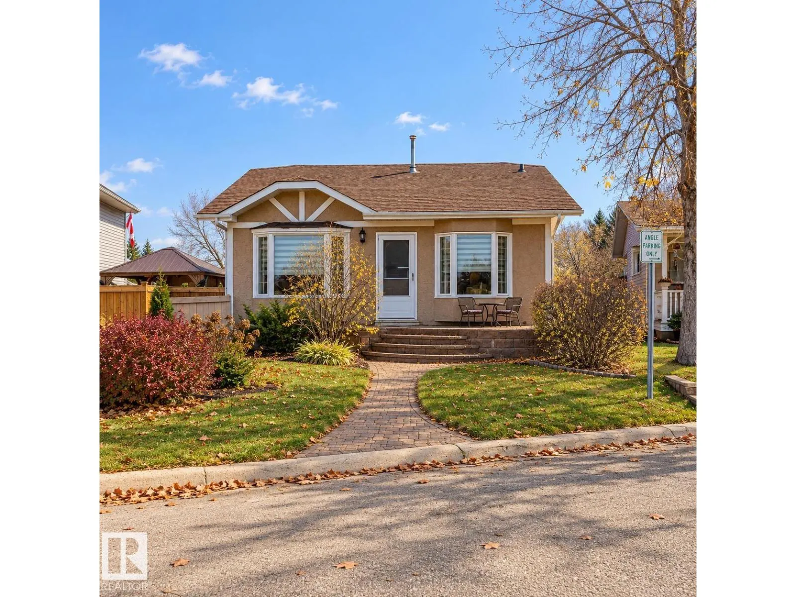 43 Westlake DR