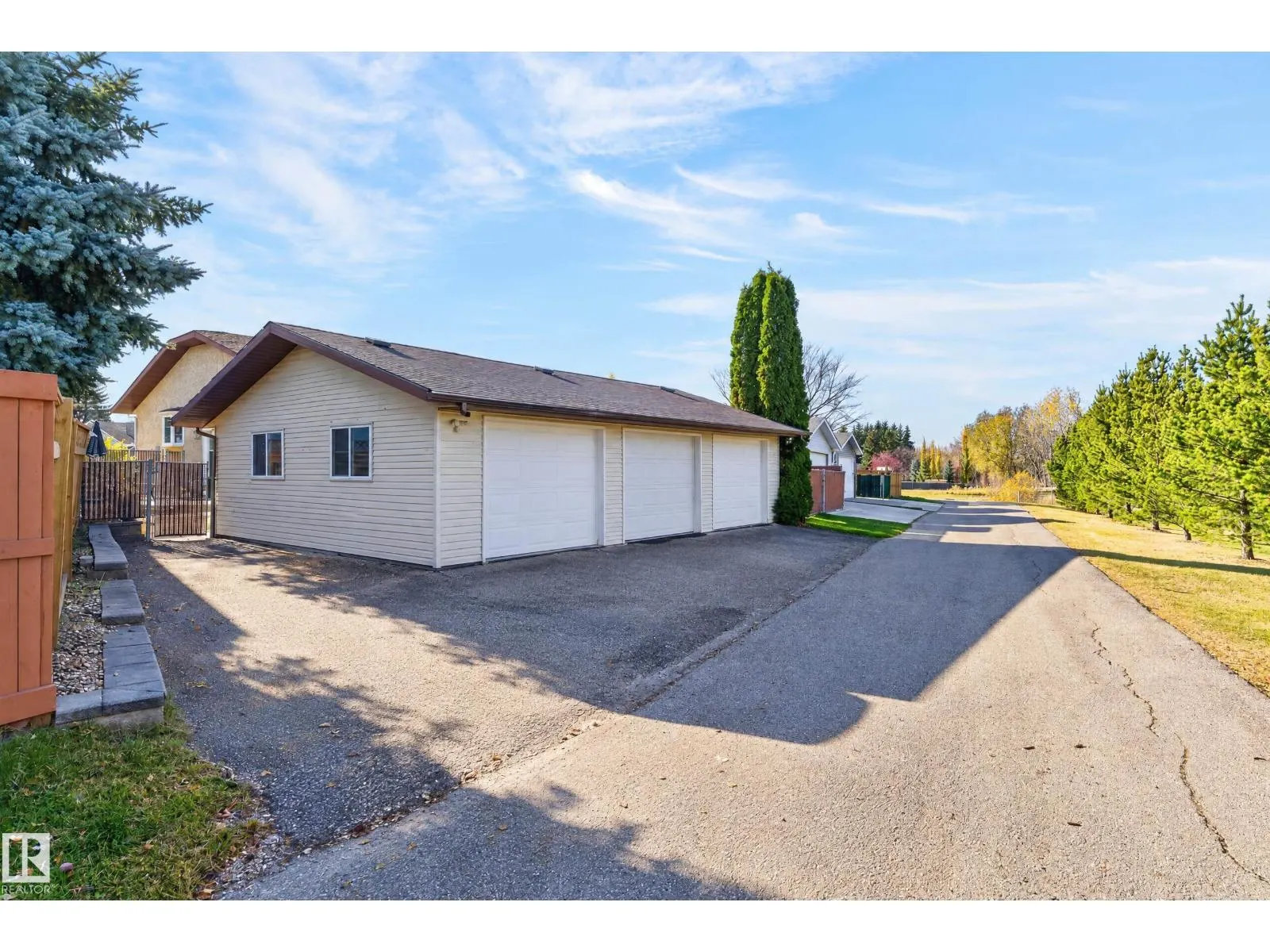 43 Westlake DR