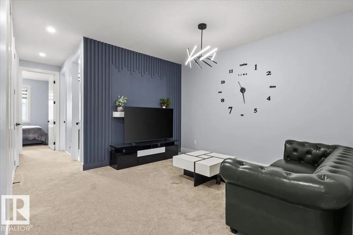 6903 169 AV NW