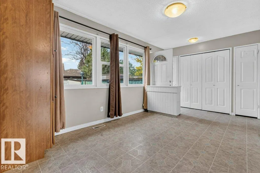 123 VILLAGE ON THE GR NW