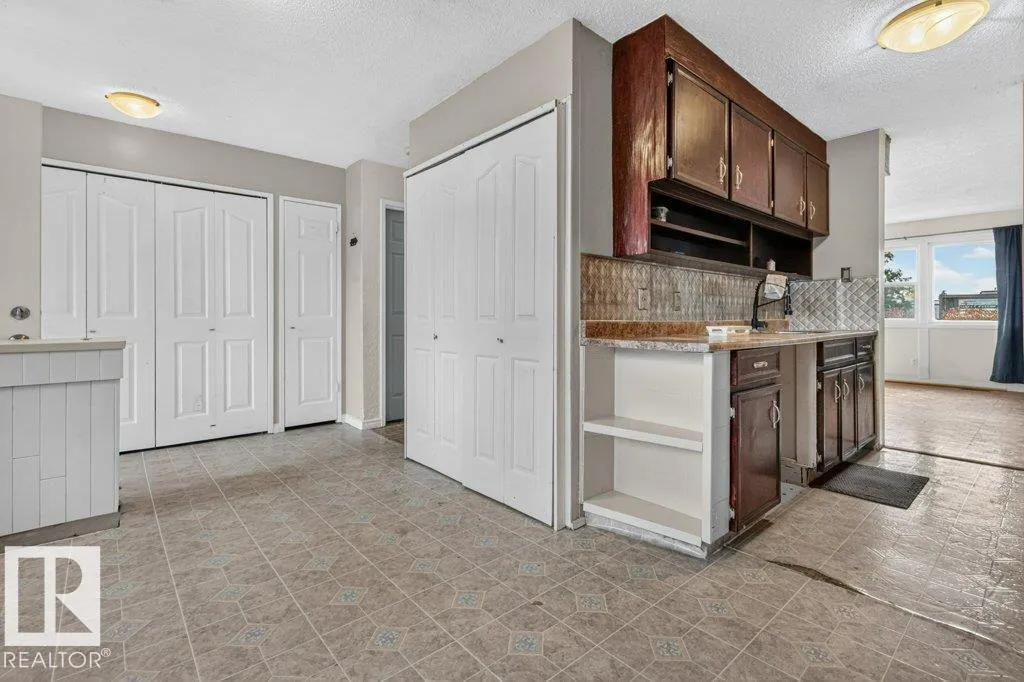 123 VILLAGE ON THE GR NW