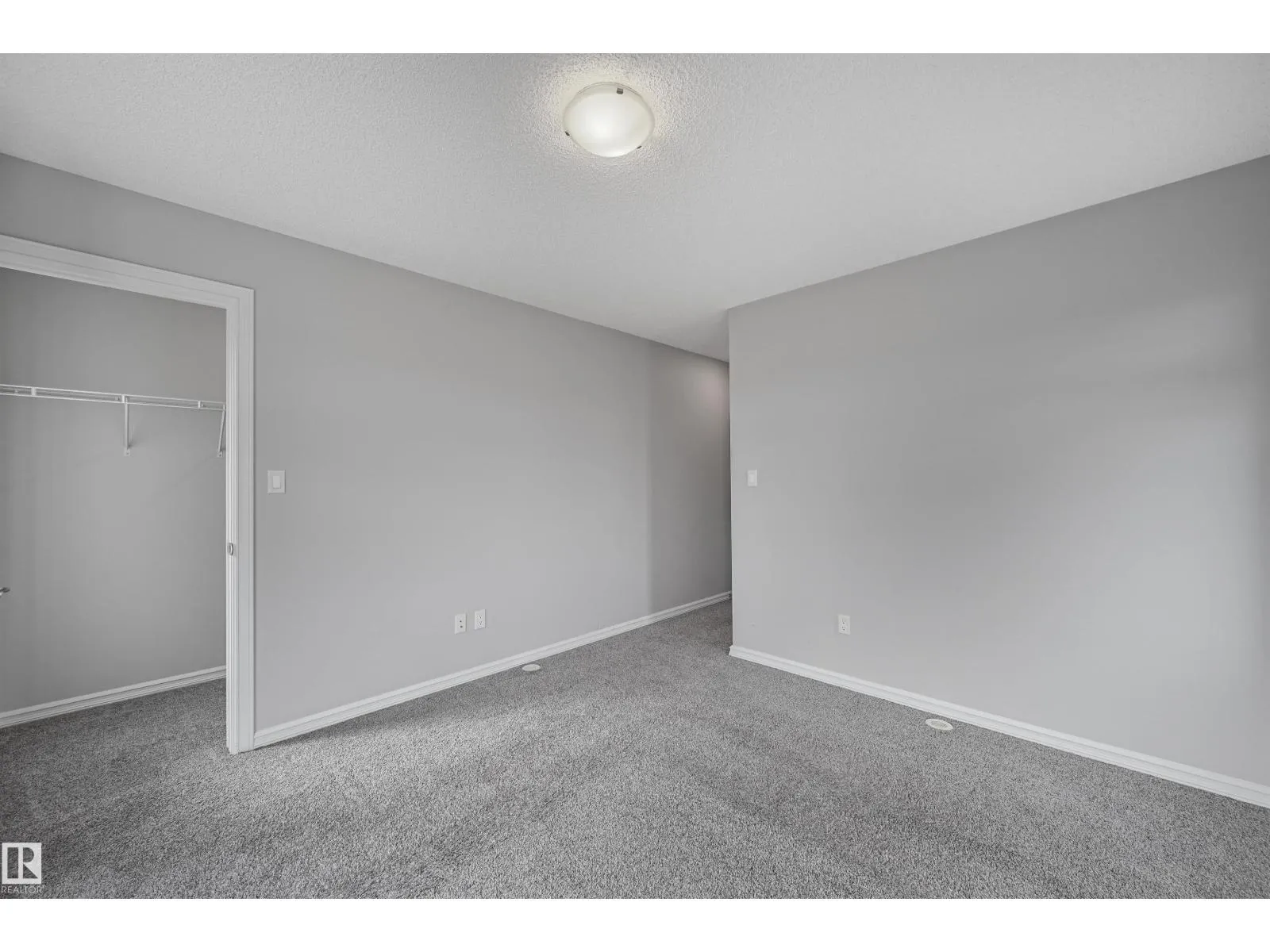 #34 2215 24 ST NW