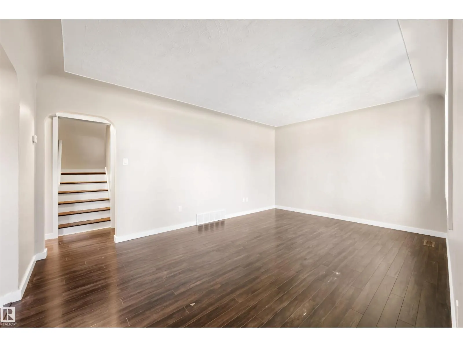 10969 139 ST NW