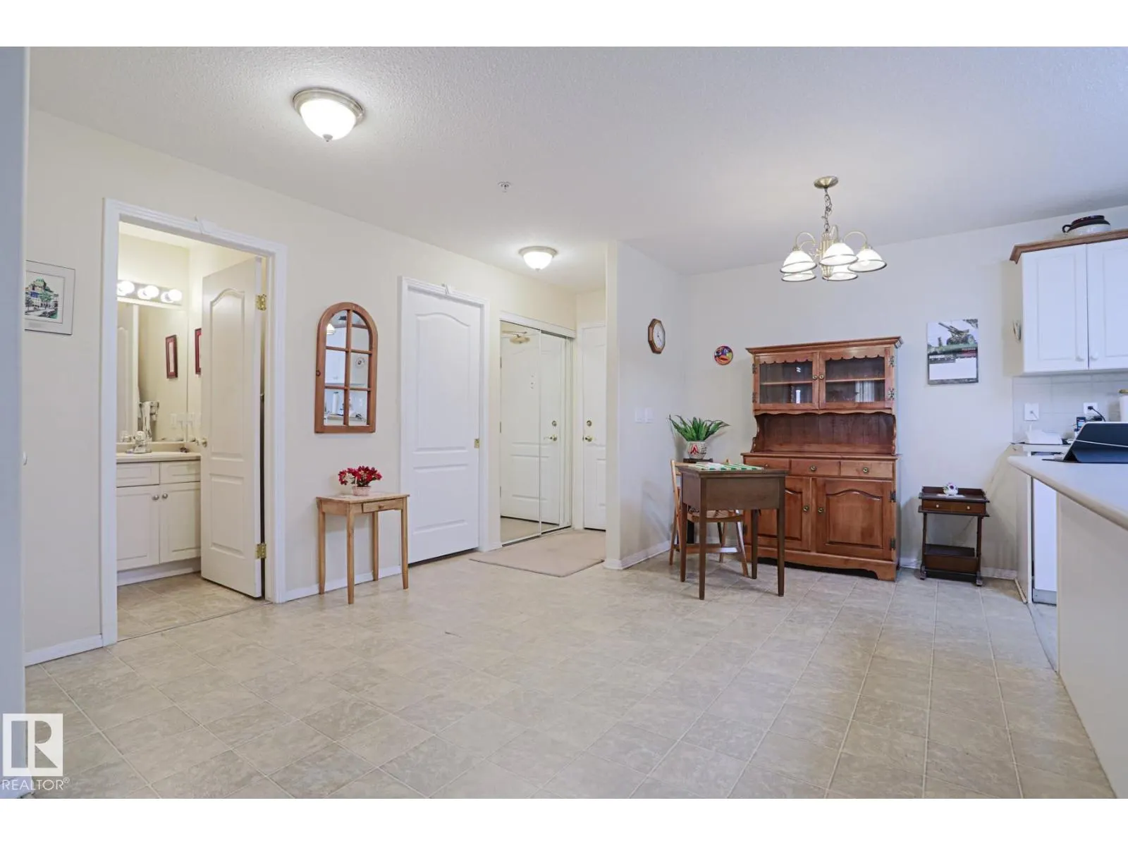 #212 6623 172 ST NW NW