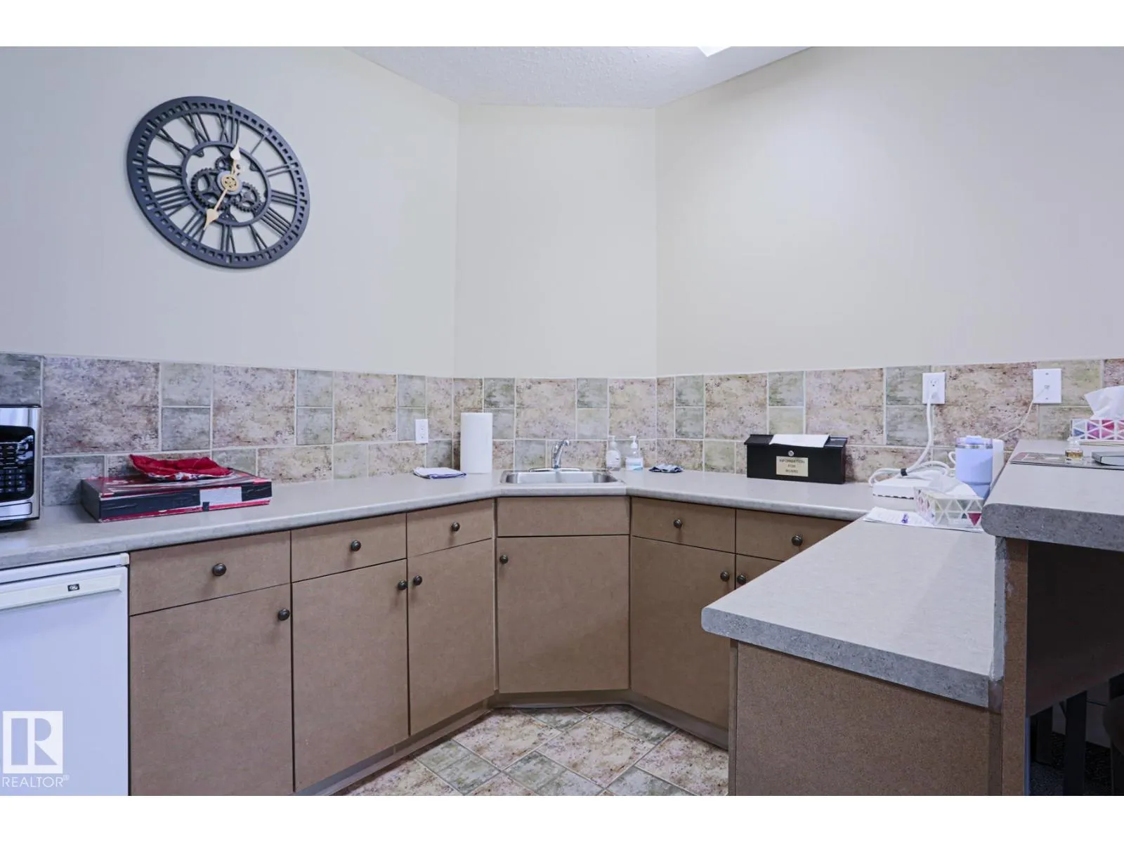 #212 6623 172 ST NW NW
