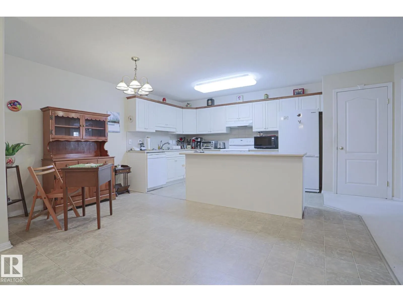 #212 6623 172 ST NW NW