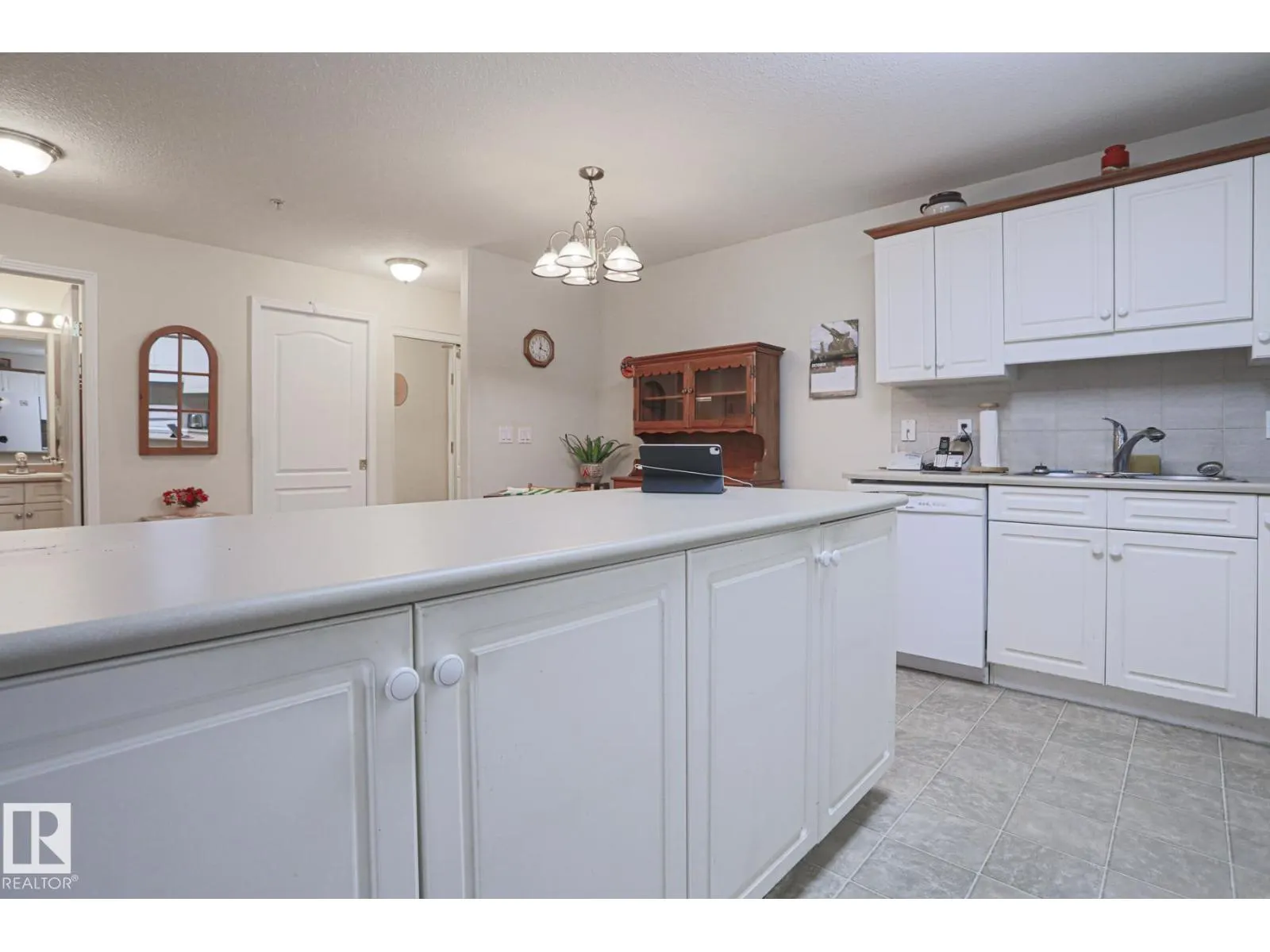 #212 6623 172 ST NW NW