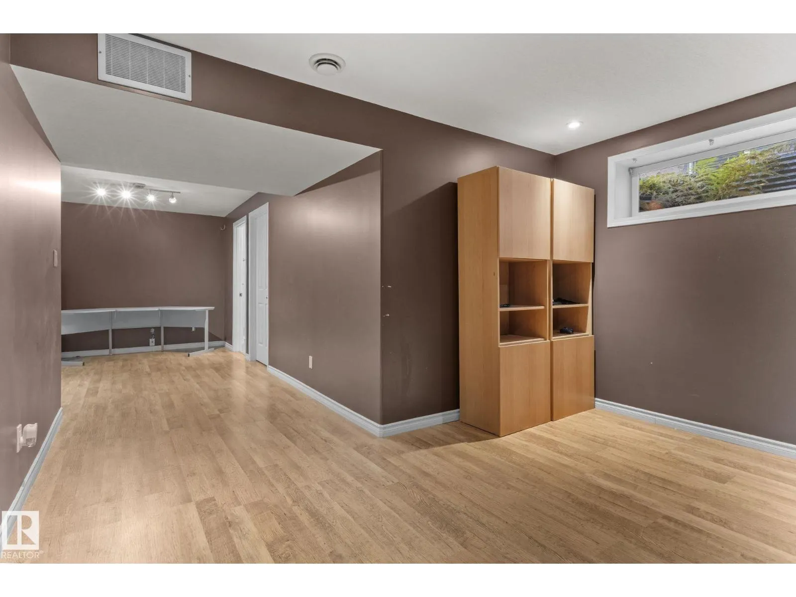 1912 35A AV NW