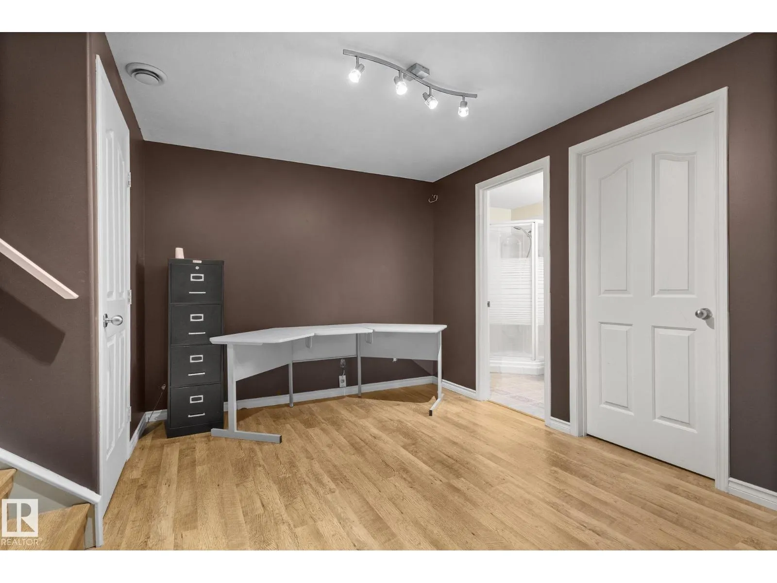 1912 35A AV NW