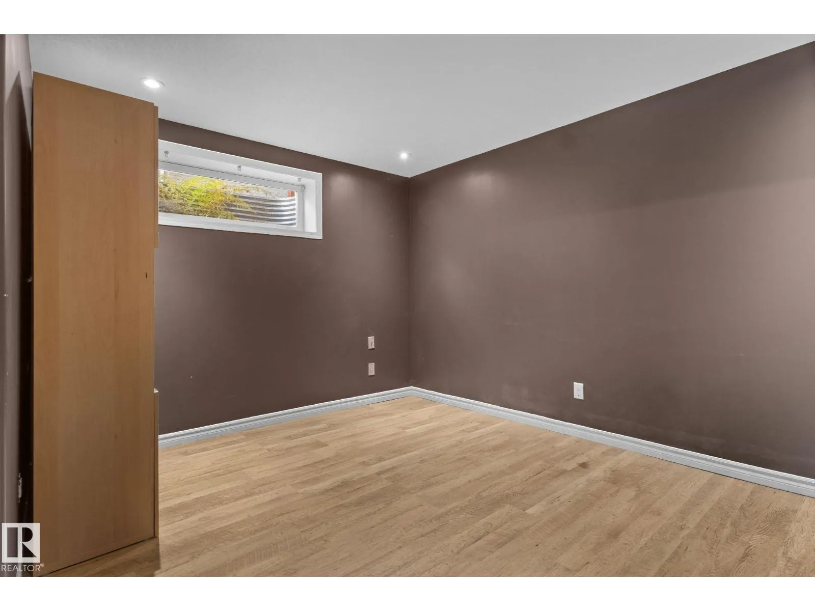 1912 35A AV NW