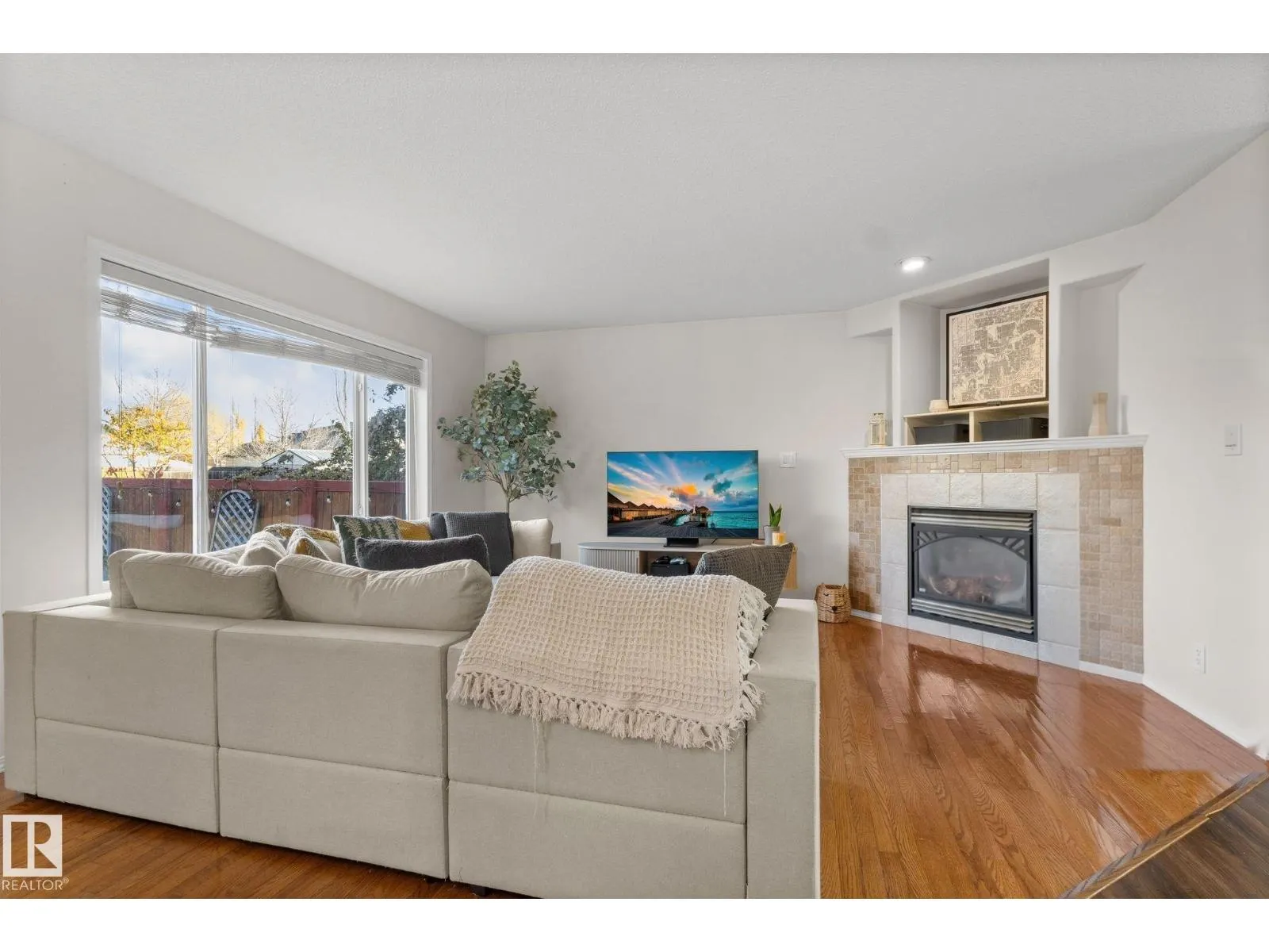 1912 35A AV NW