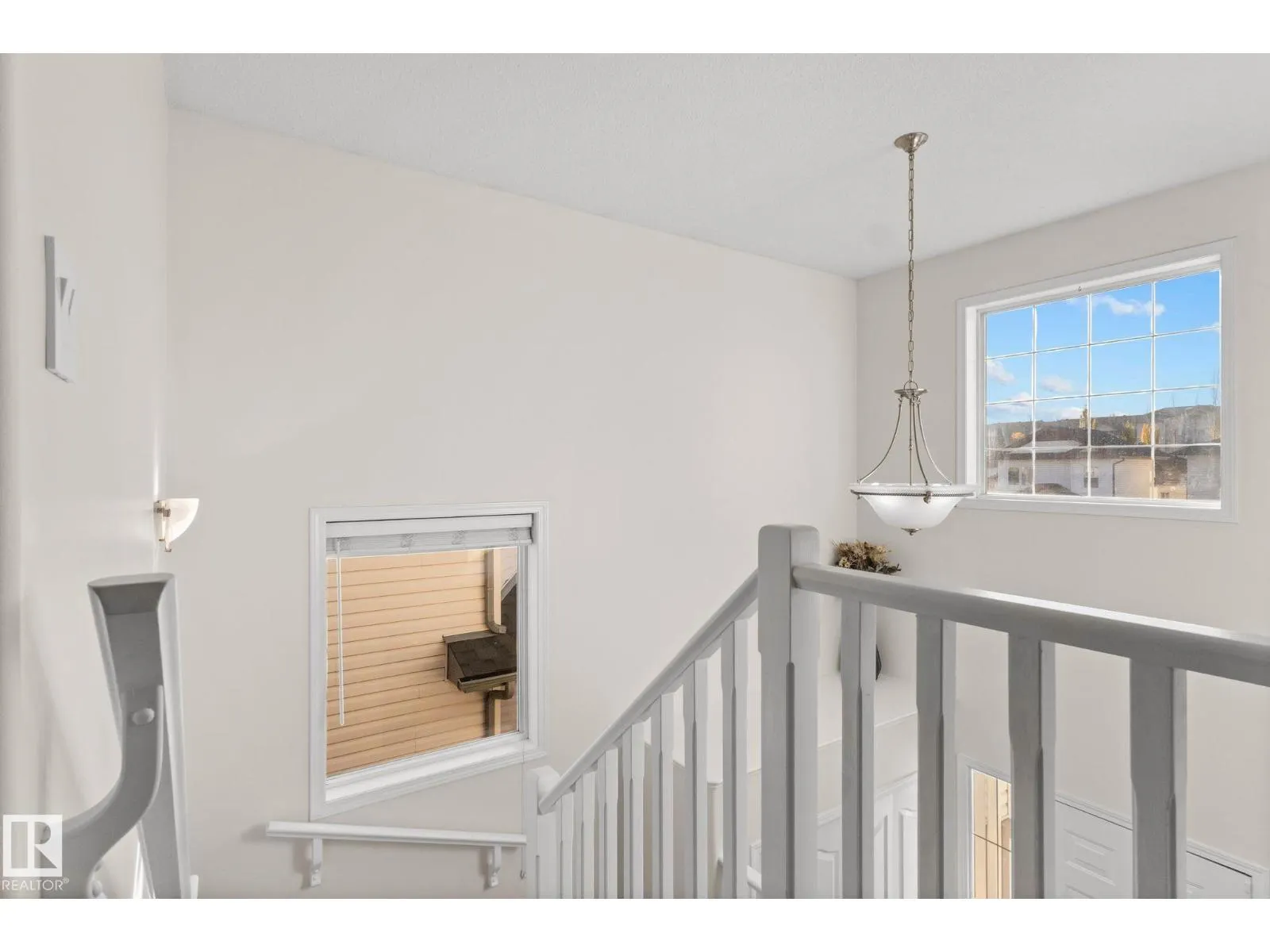 1912 35A AV NW