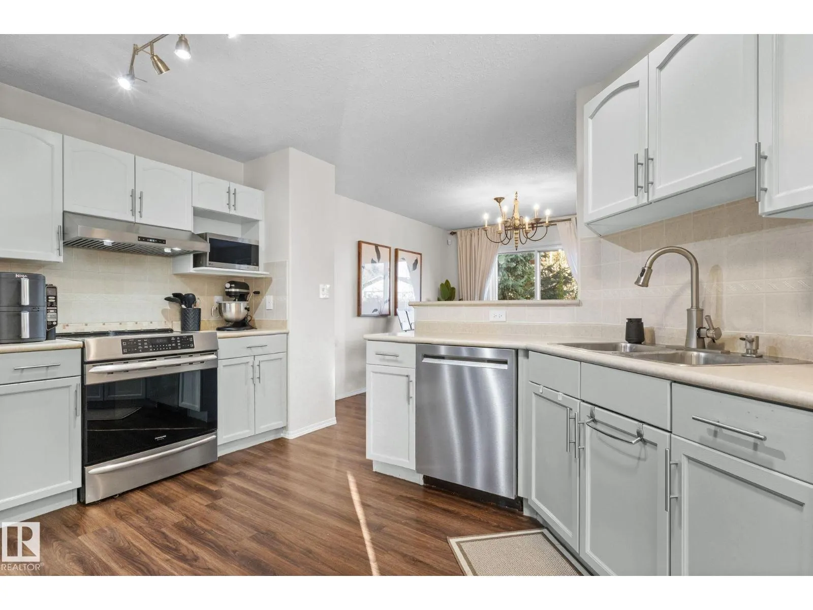 1912 35A AV NW
