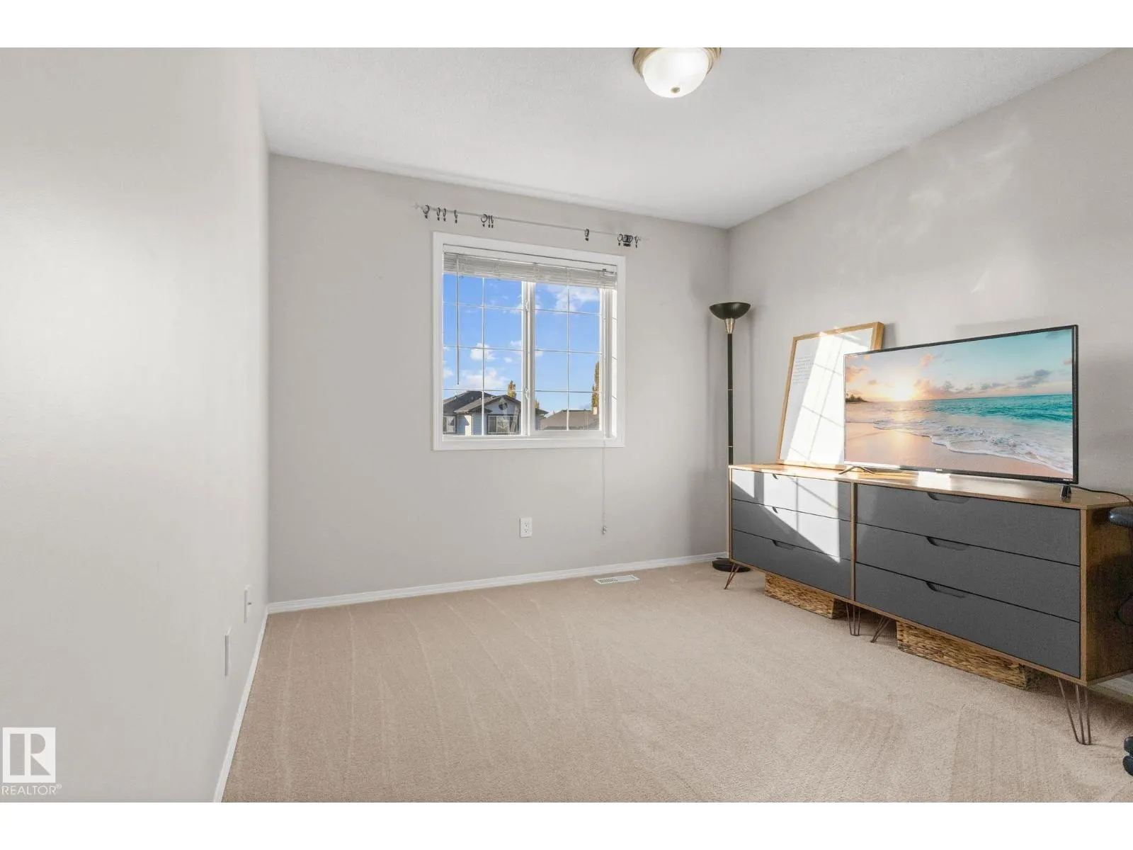 1912 35A AV NW
