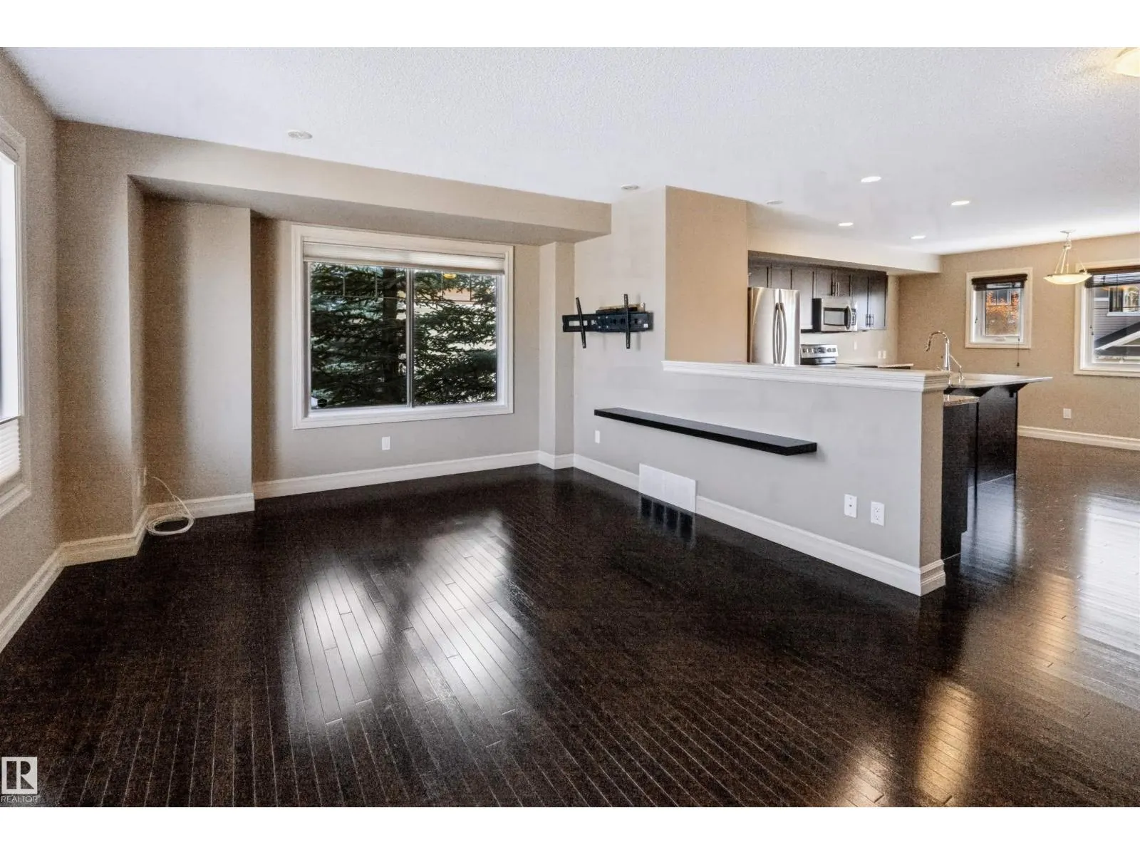 5319 3 AV SW