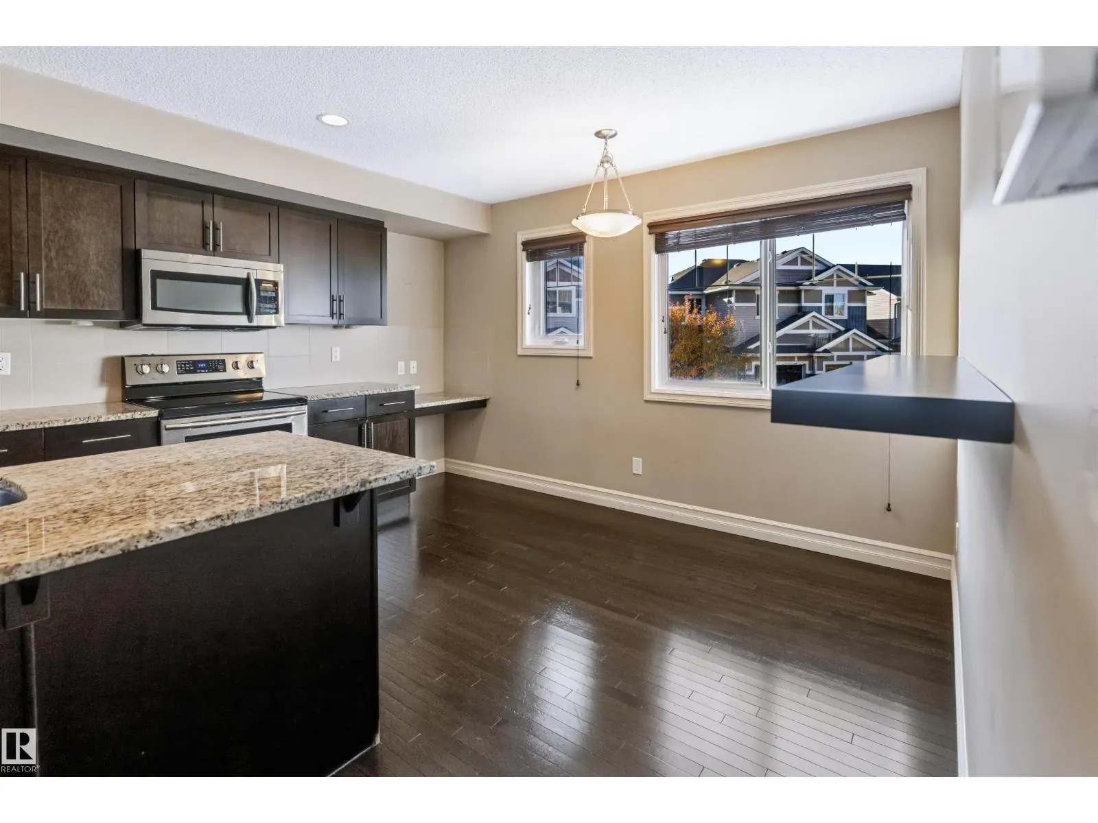 5319 3 AV SW