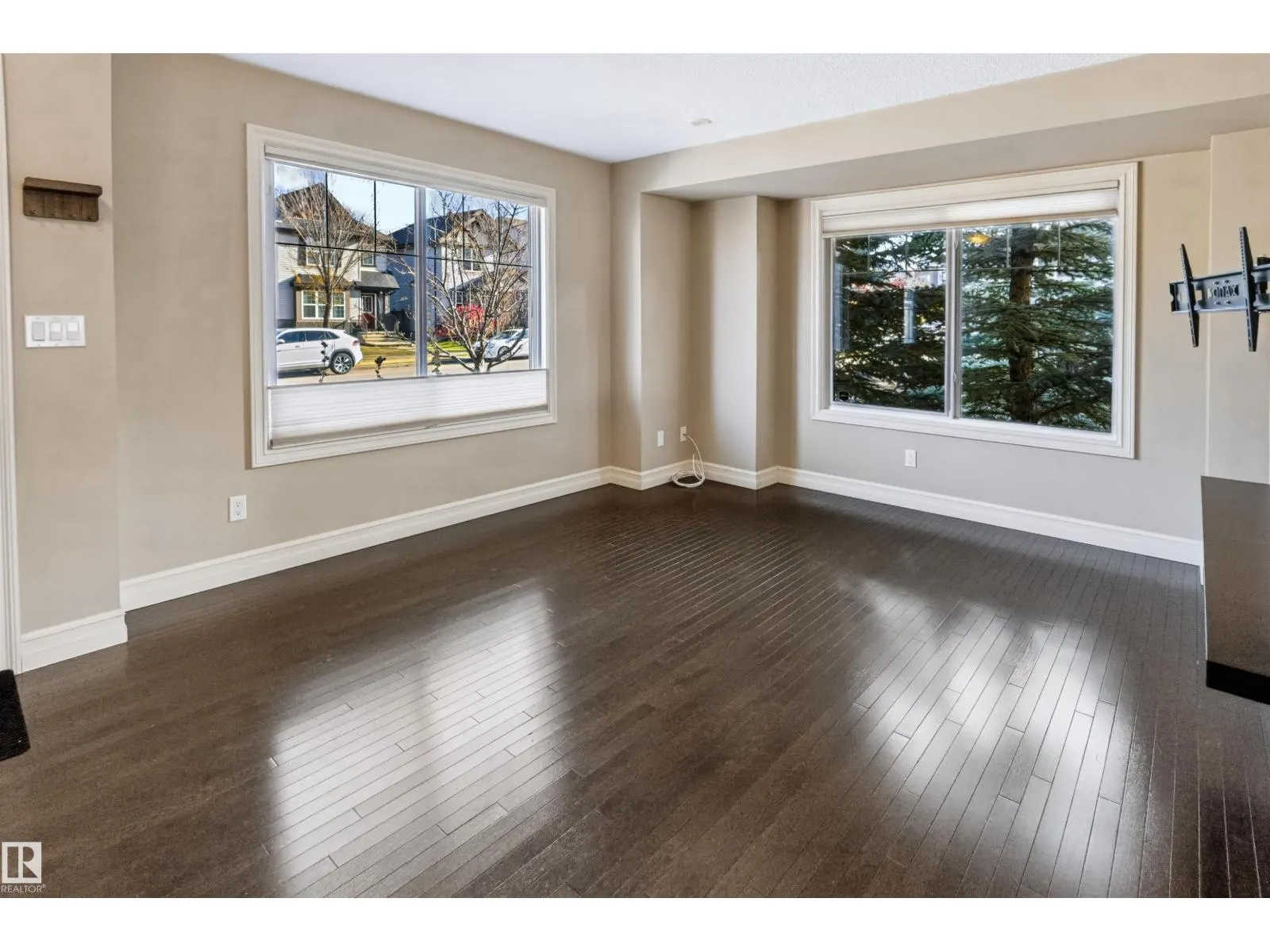 5319 3 AV SW