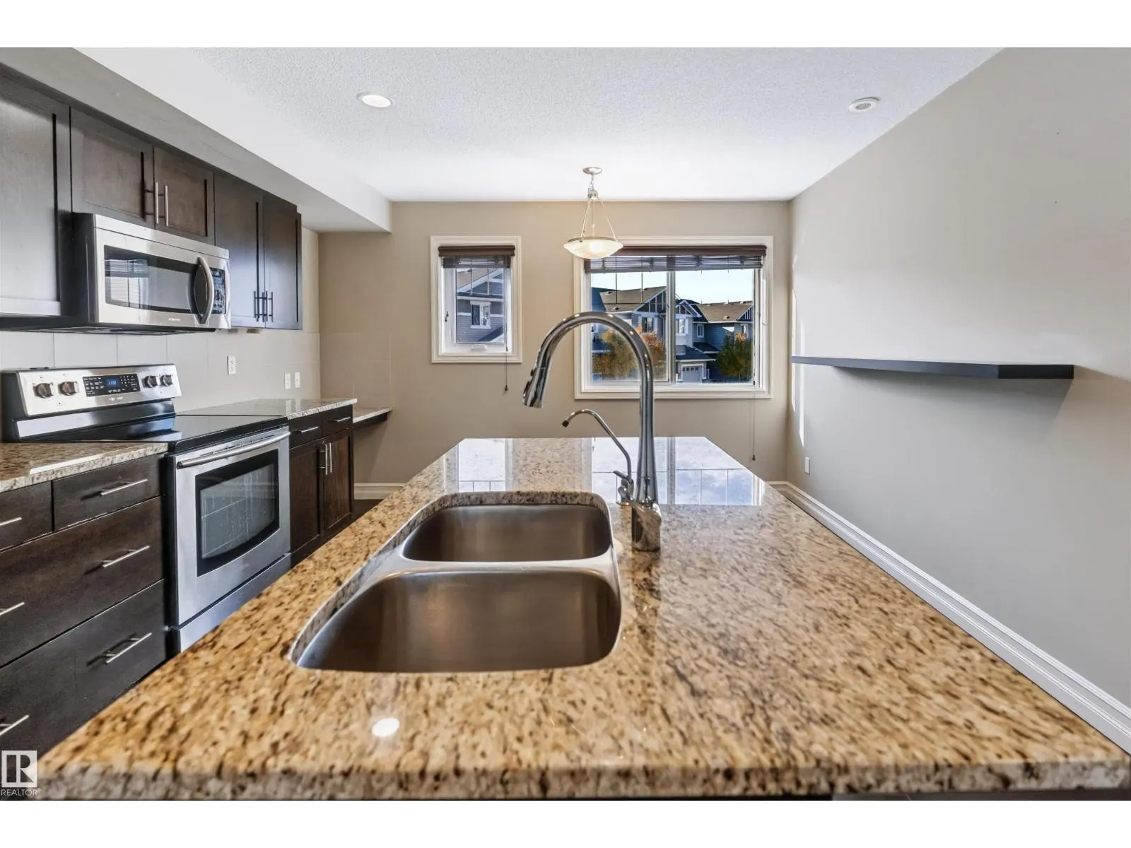 5319 3 AV SW