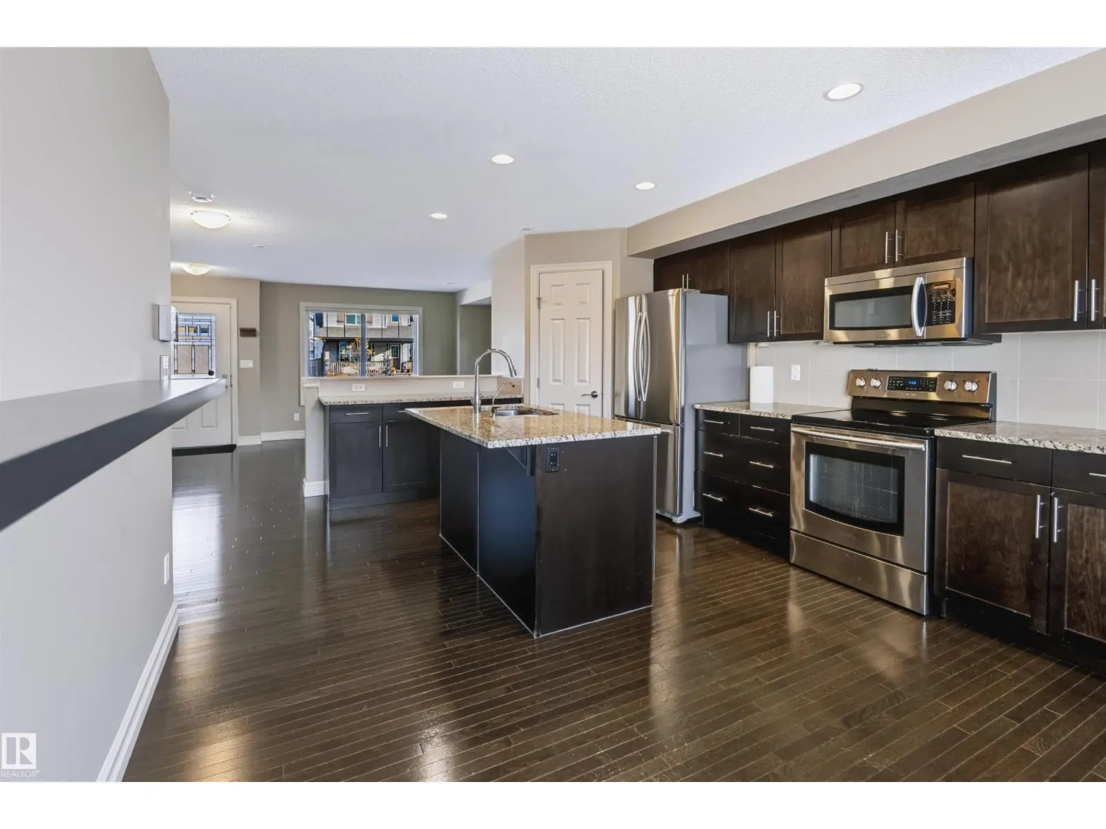 5319 3 AV SW