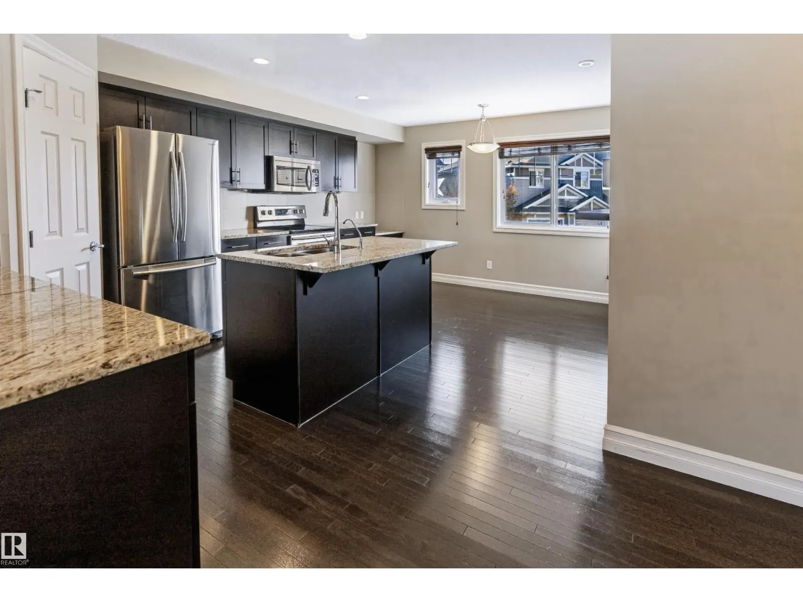 5319 3 AV SW