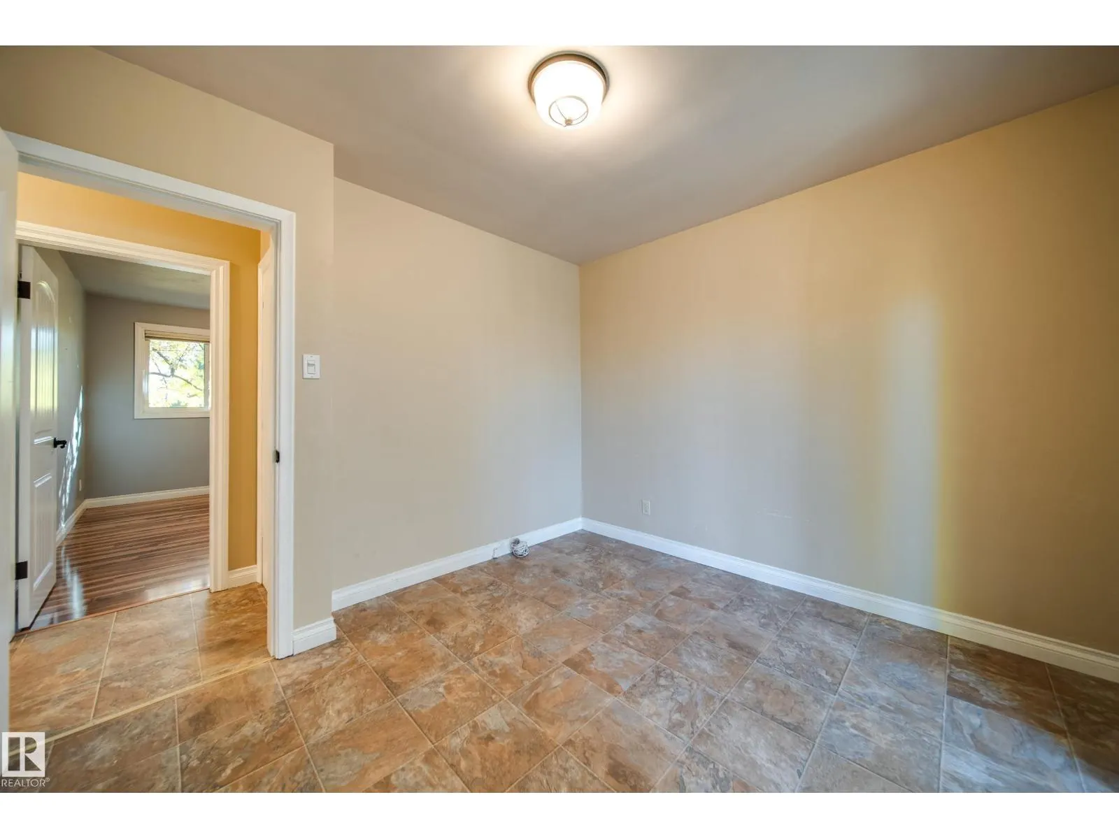 9326 150 ST NW