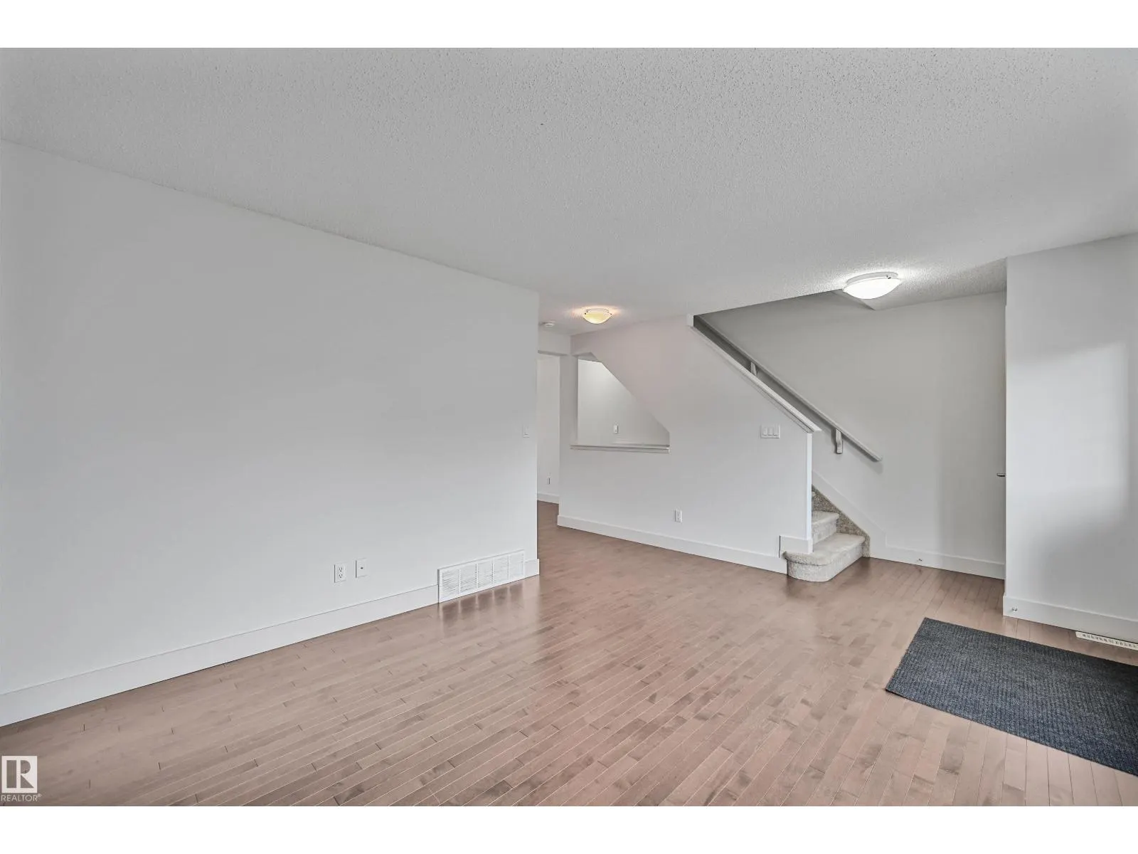 #35 2922 MAPLE WY NW