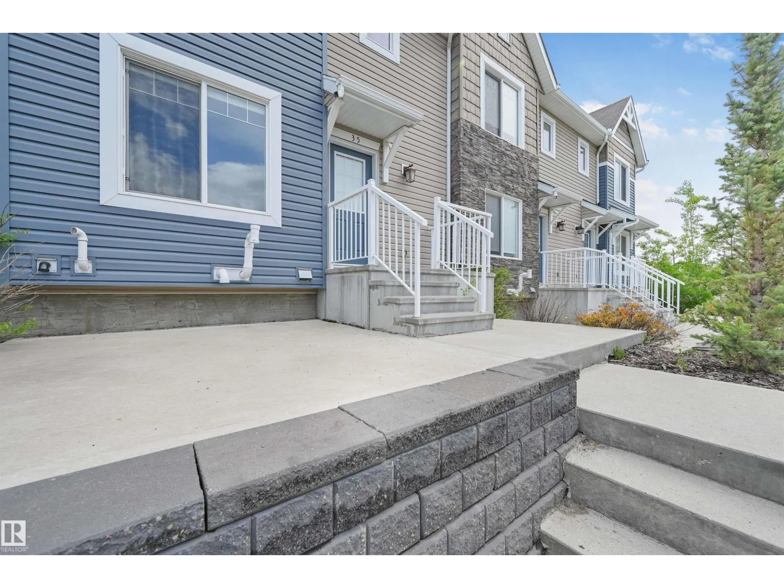 #35 2922 MAPLE WY NW