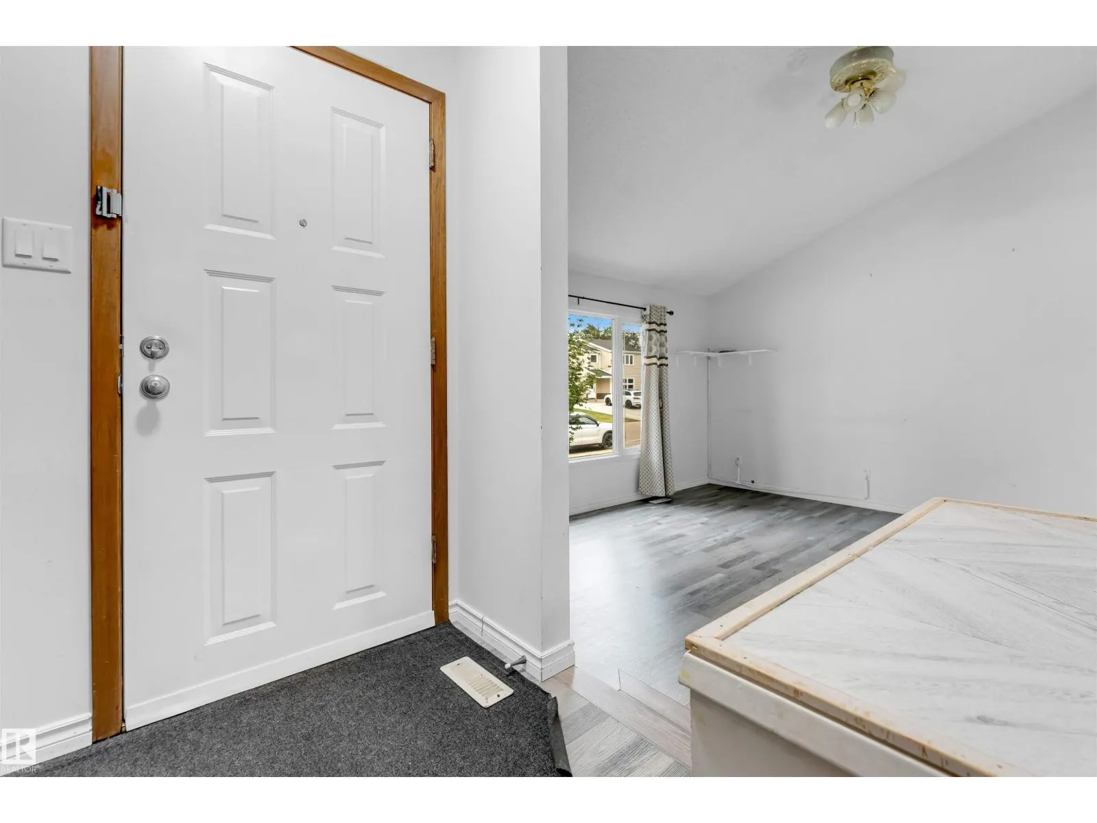 1160 35A ST NW