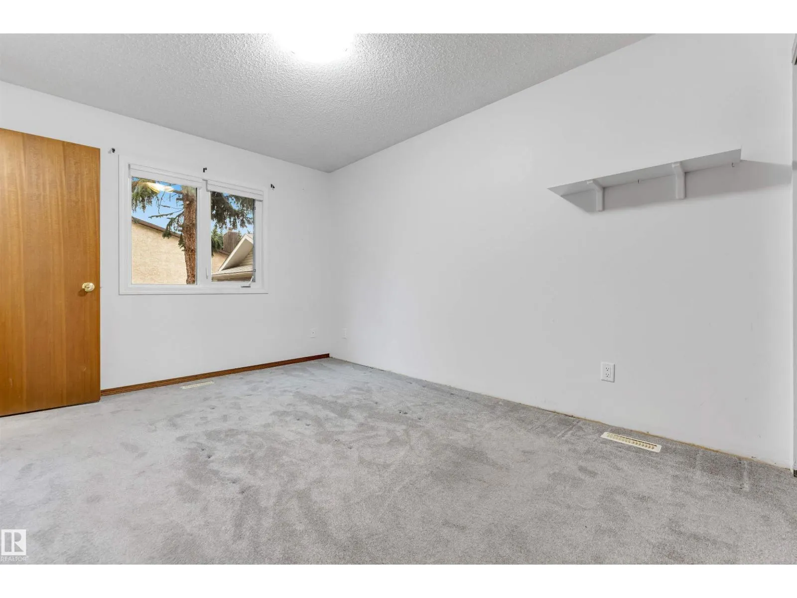 1160 35A ST NW