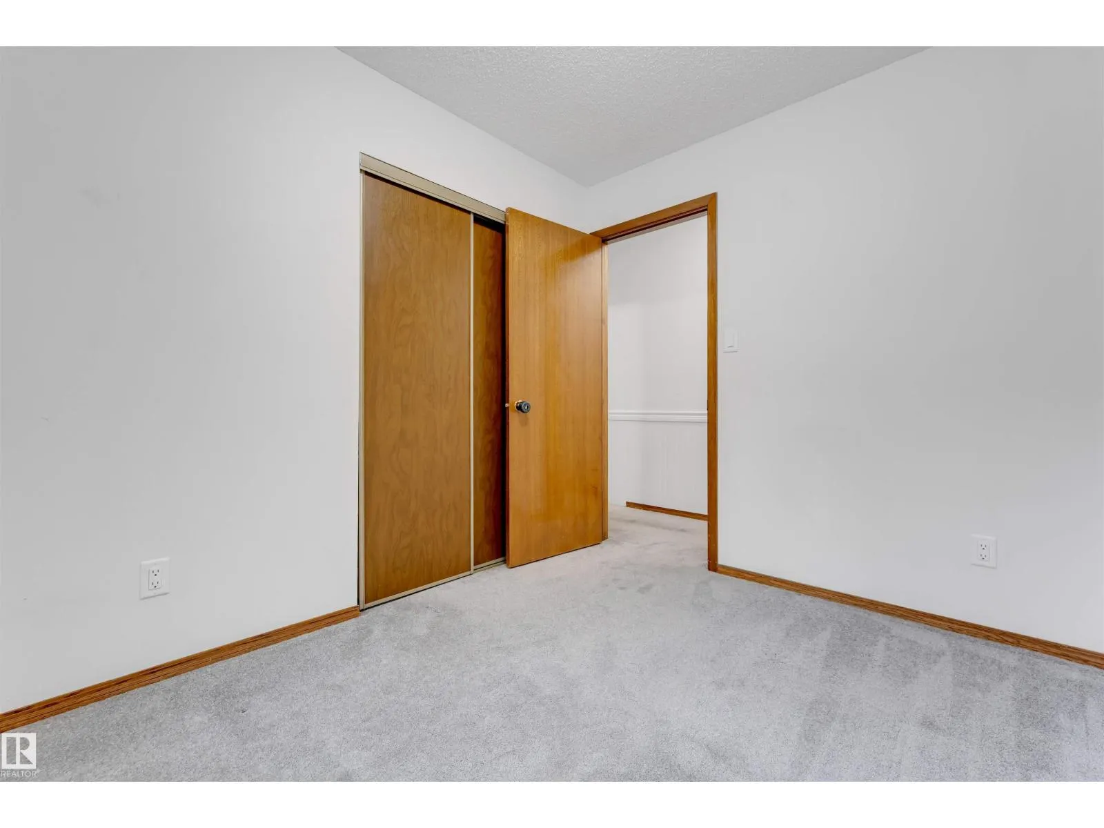 1160 35A ST NW